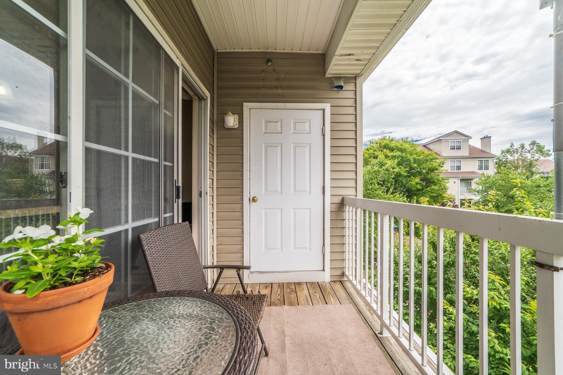 HAMPSHIRE HALL CONDO - Residential