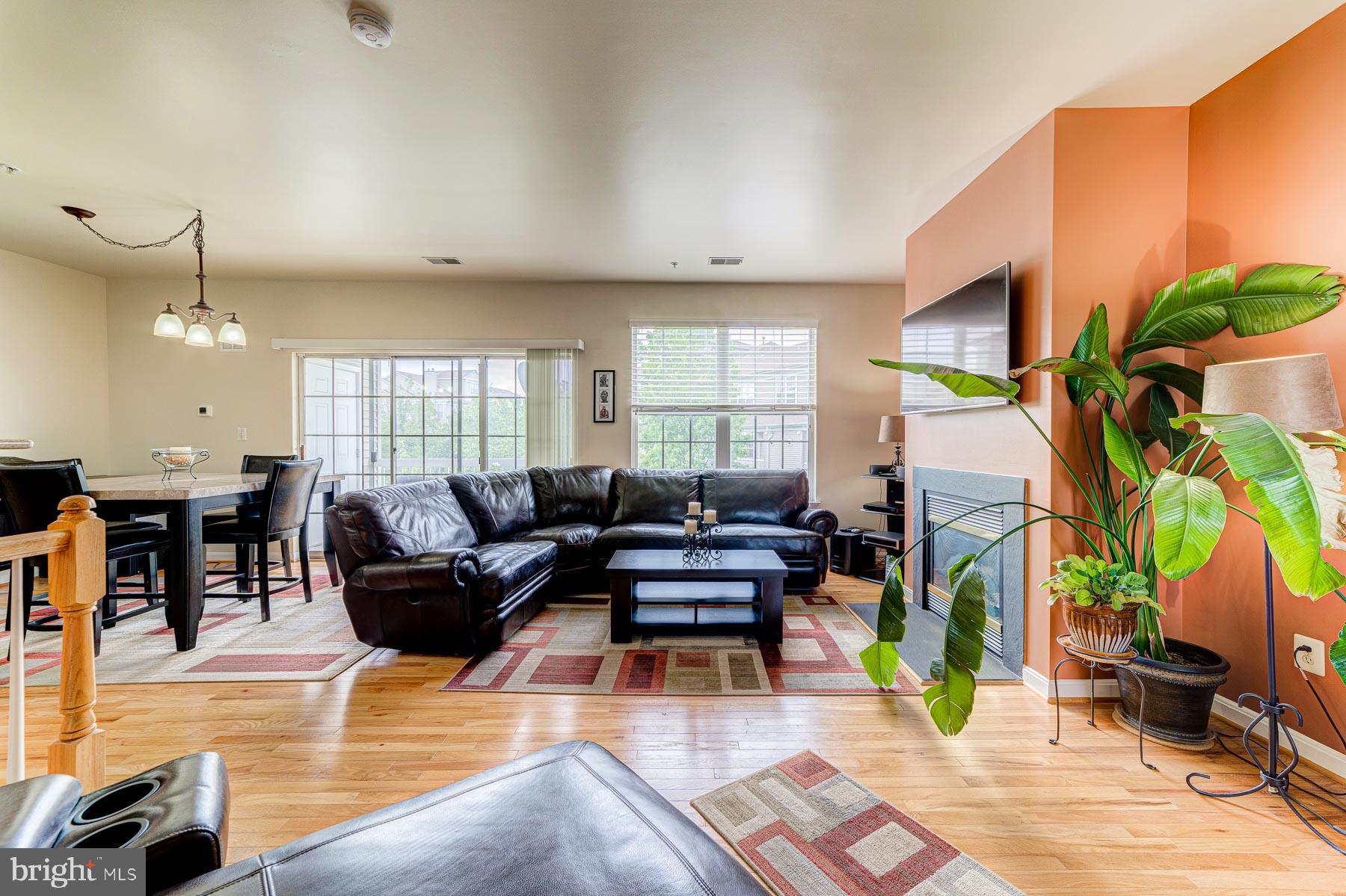 HAMPSHIRE HALL CONDO - Residential