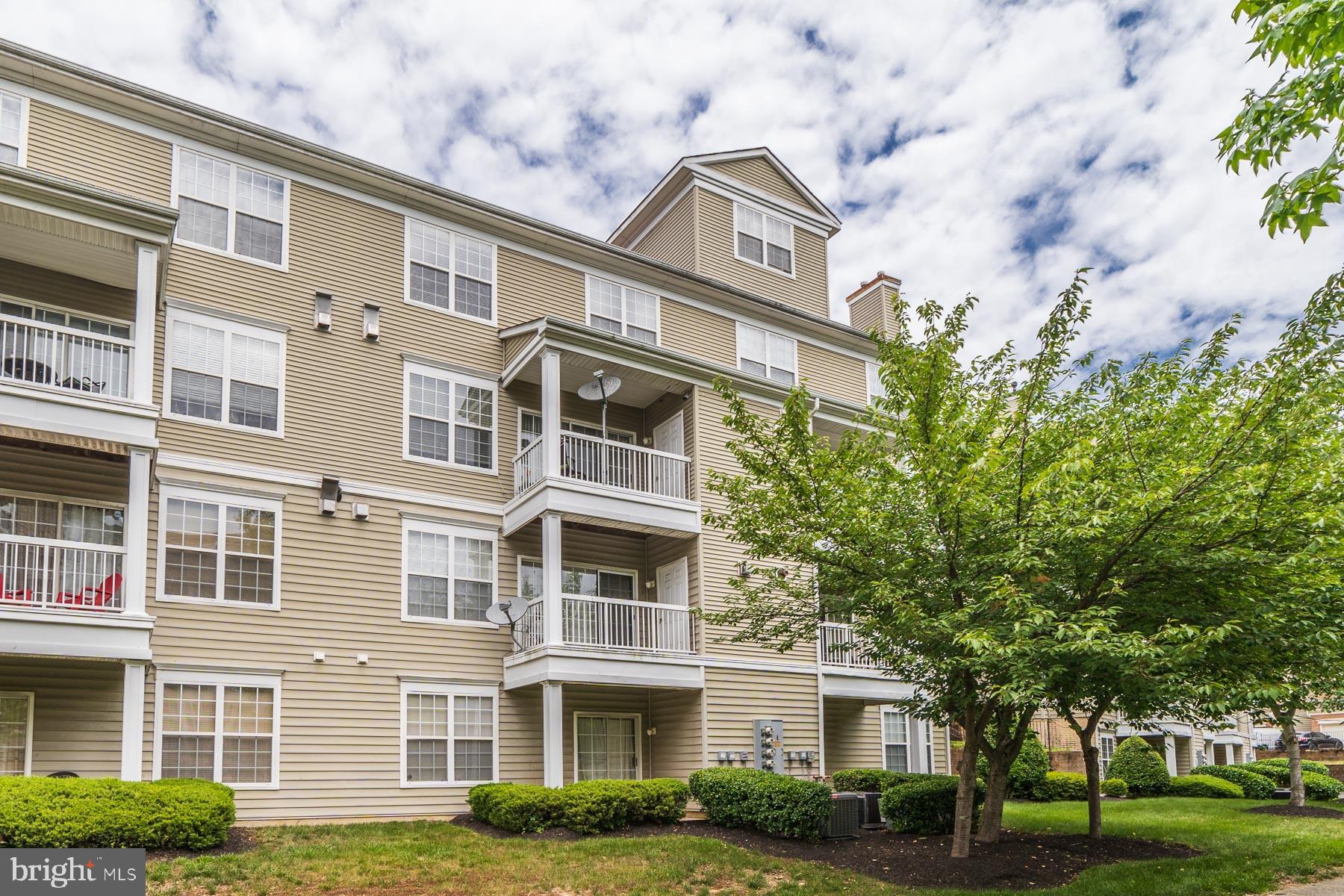 HAMPSHIRE HALL CONDO - Residential