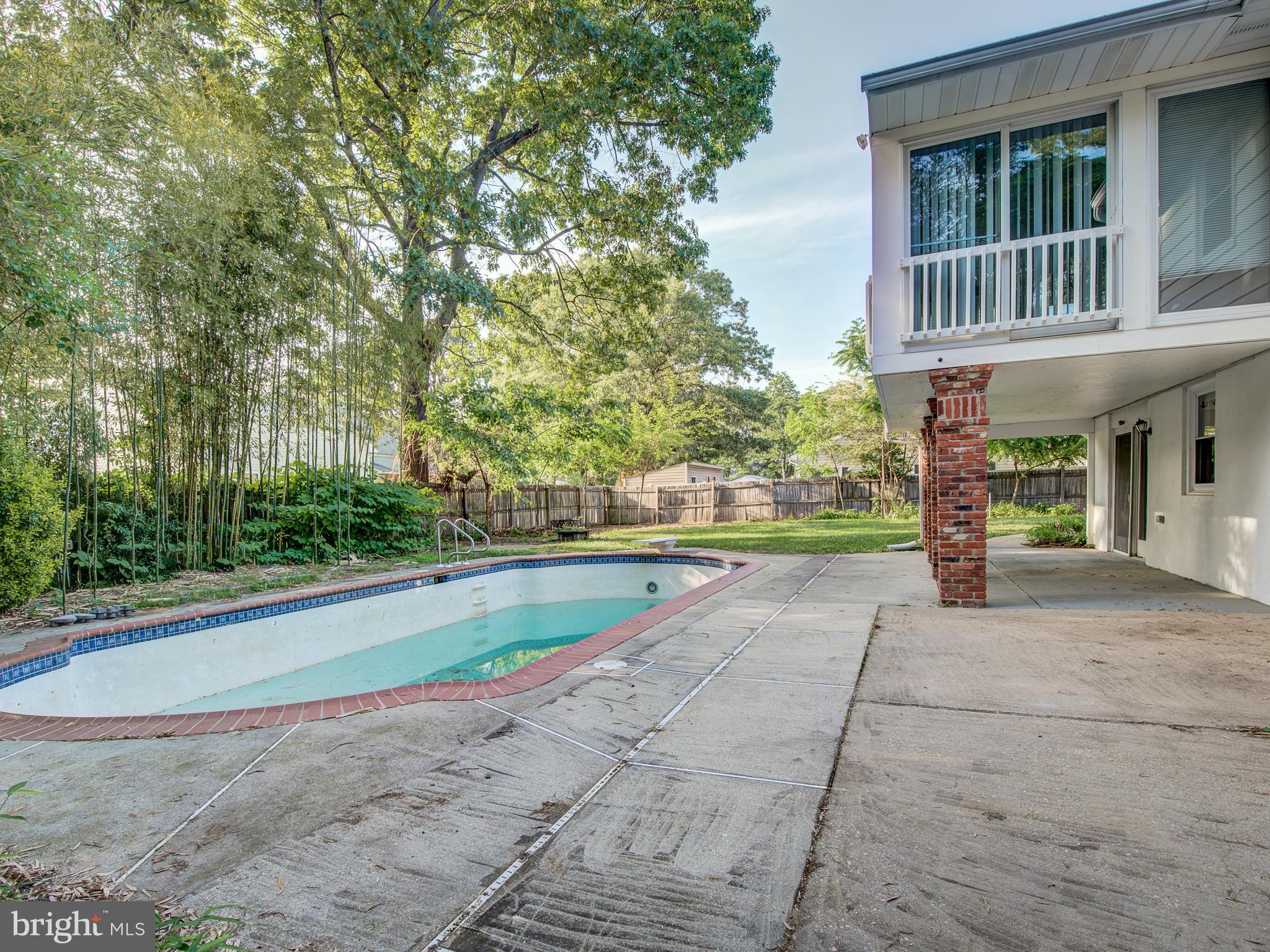 UPPER MAGOTHY BEACH - Residential