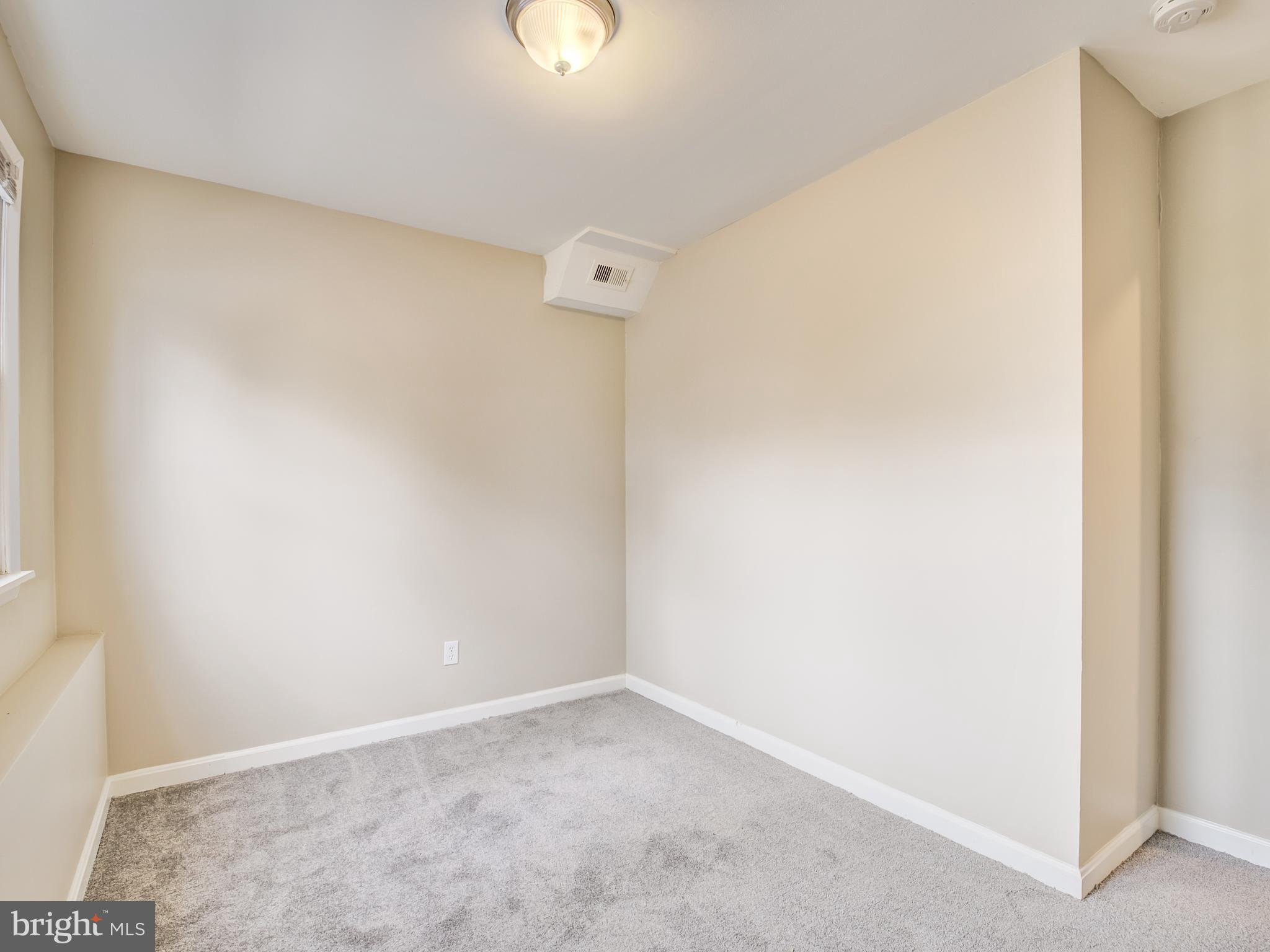 UPPER MAGOTHY BEACH - Residential