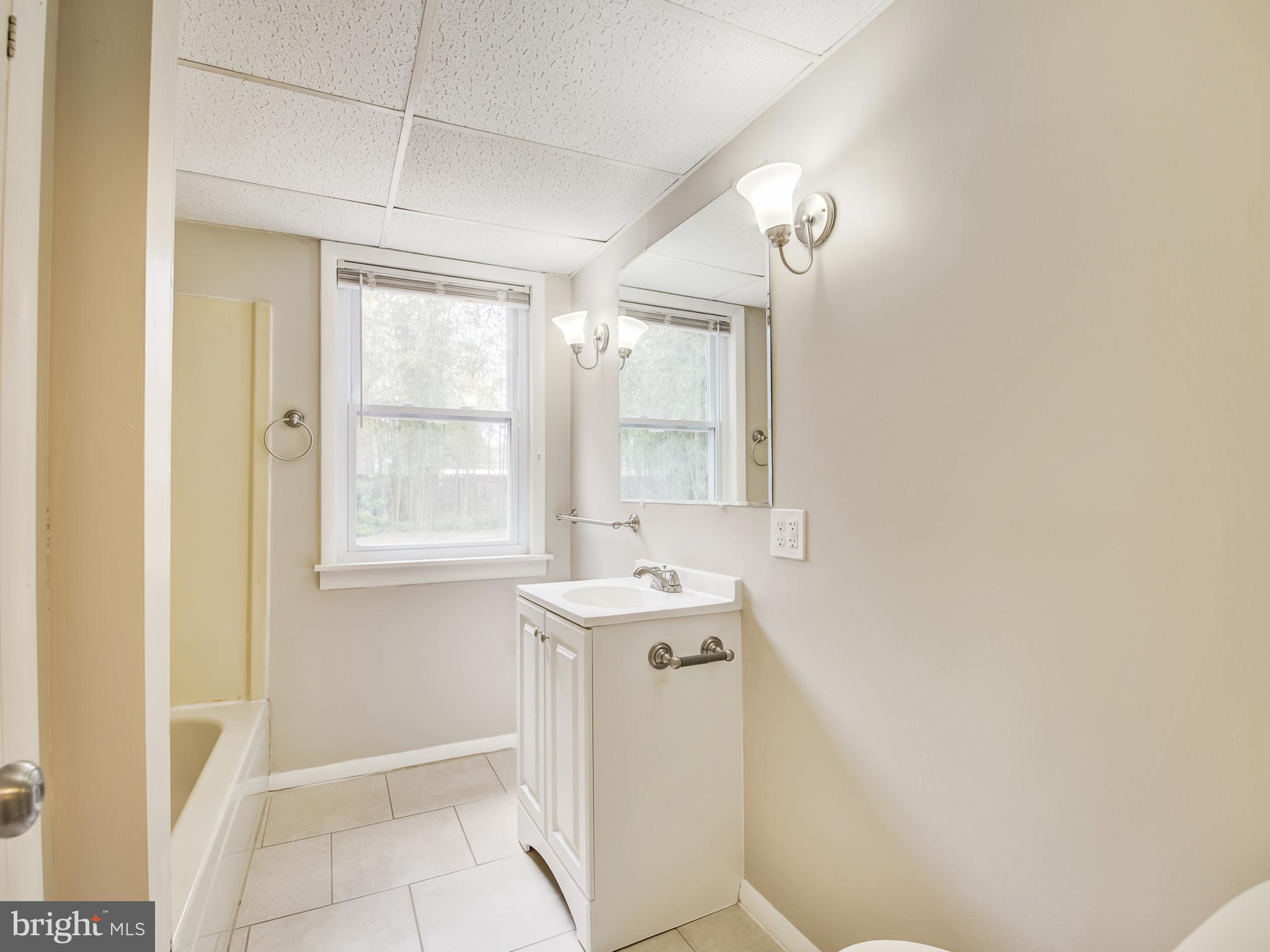 UPPER MAGOTHY BEACH - Residential