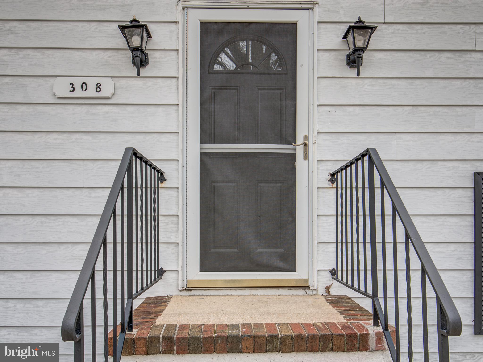 UPPER MAGOTHY BEACH - Residential