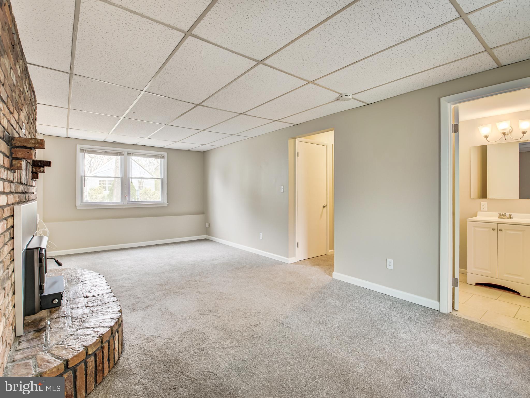 UPPER MAGOTHY BEACH - Residential