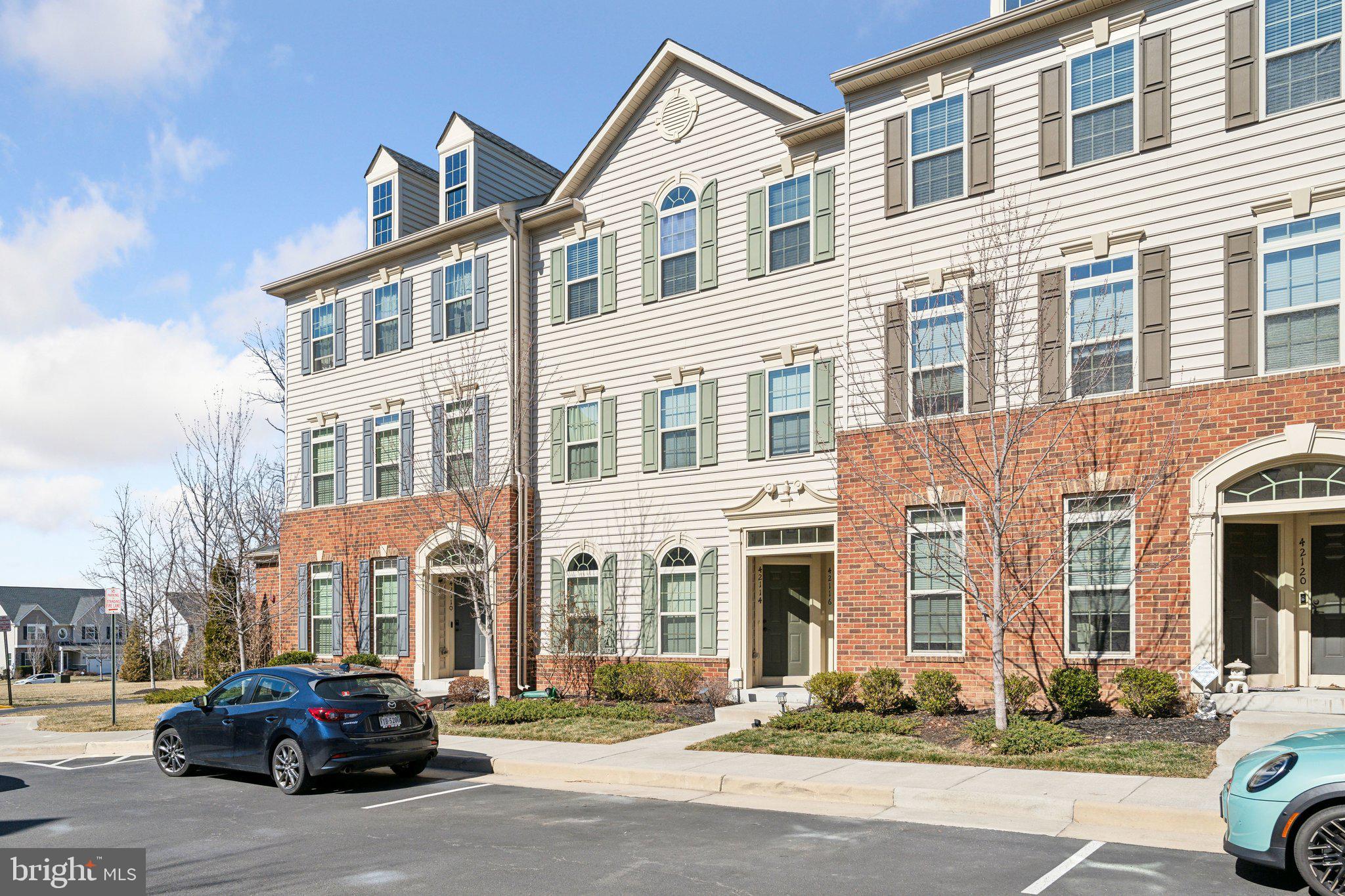 42116 PIEBALD SQUARE