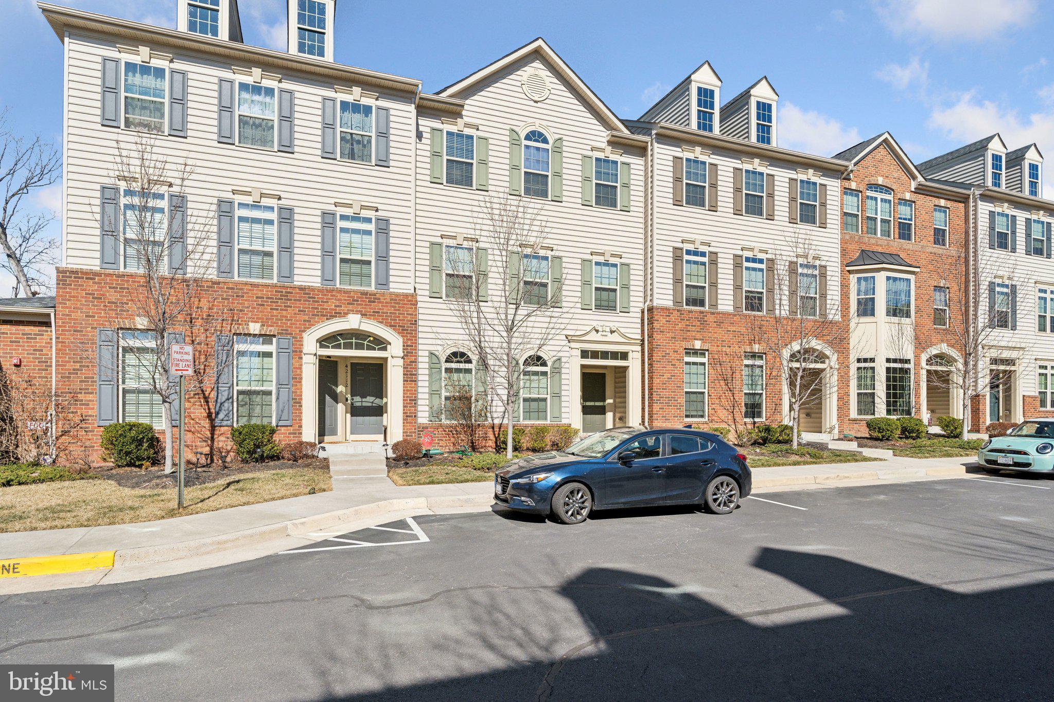 42116 PIEBALD SQUARE