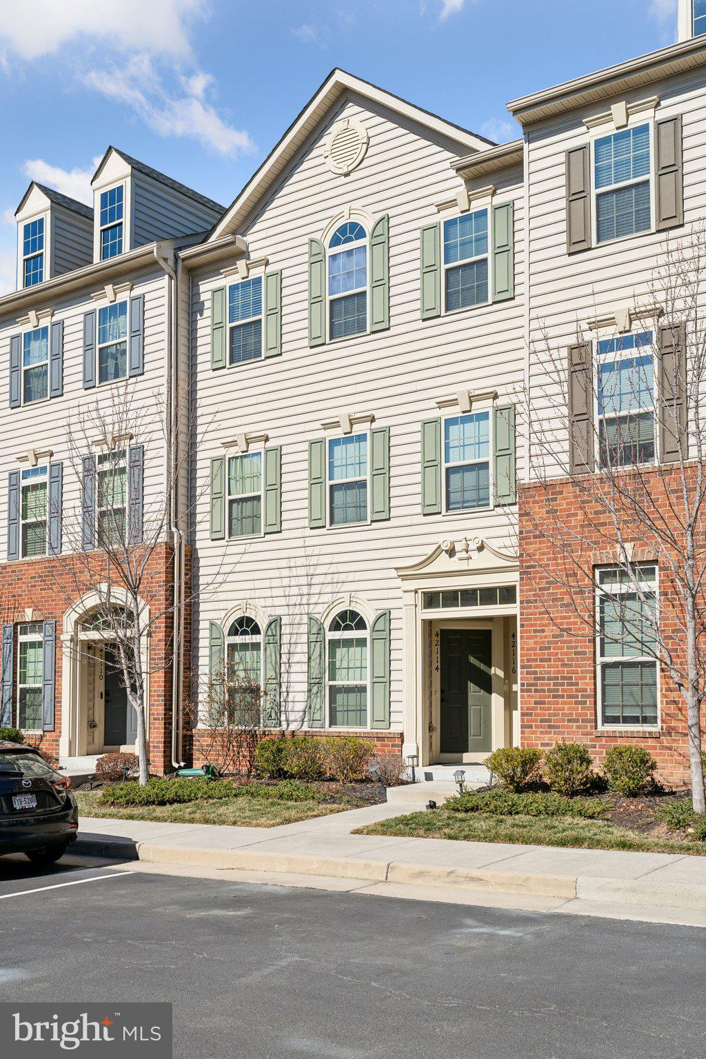 42116 PIEBALD SQUARE