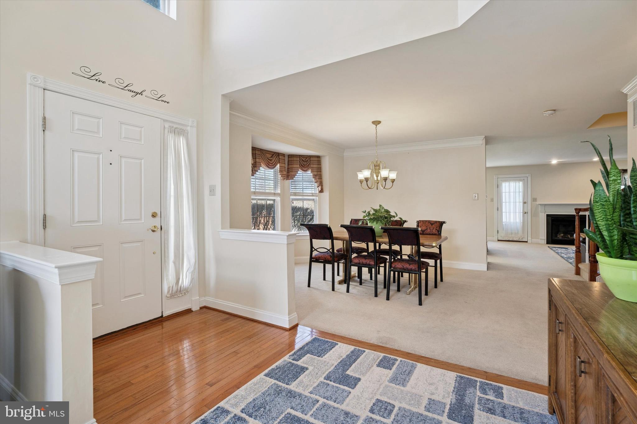 2533 WELLINGTON WAY