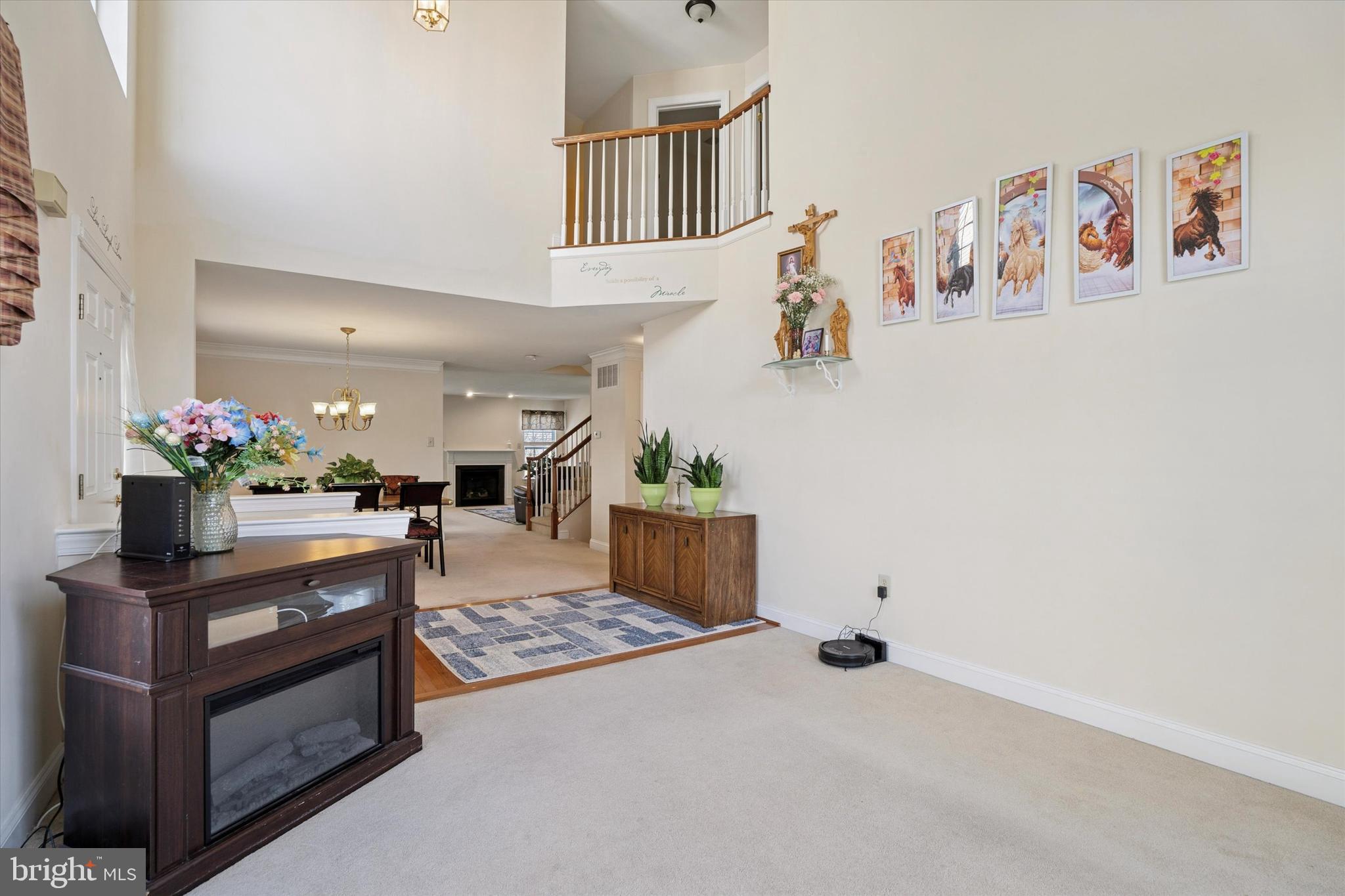 2533 WELLINGTON WAY