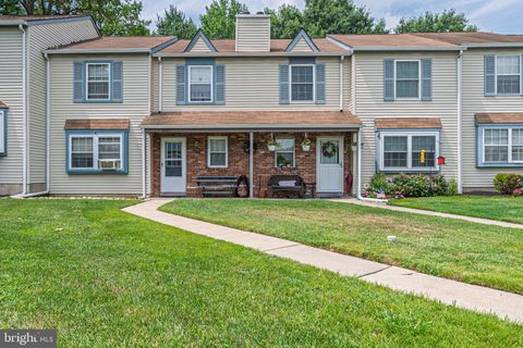 Townhouse For Sale - 827 Saint Regis Court<br/> Gloucester County, WEST DEPTFORD, NJ 08051
