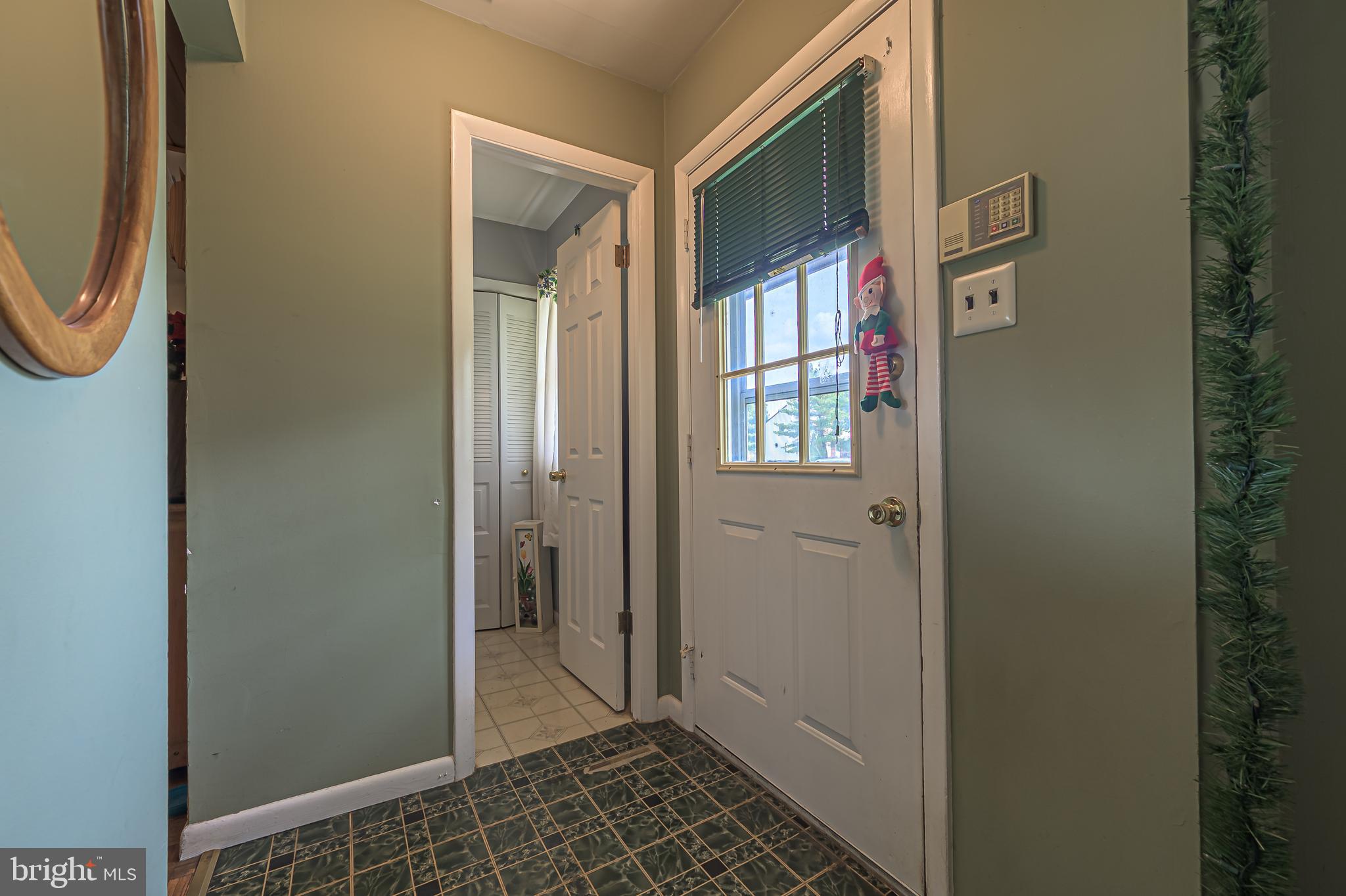 827 SAINT REGIS COURT