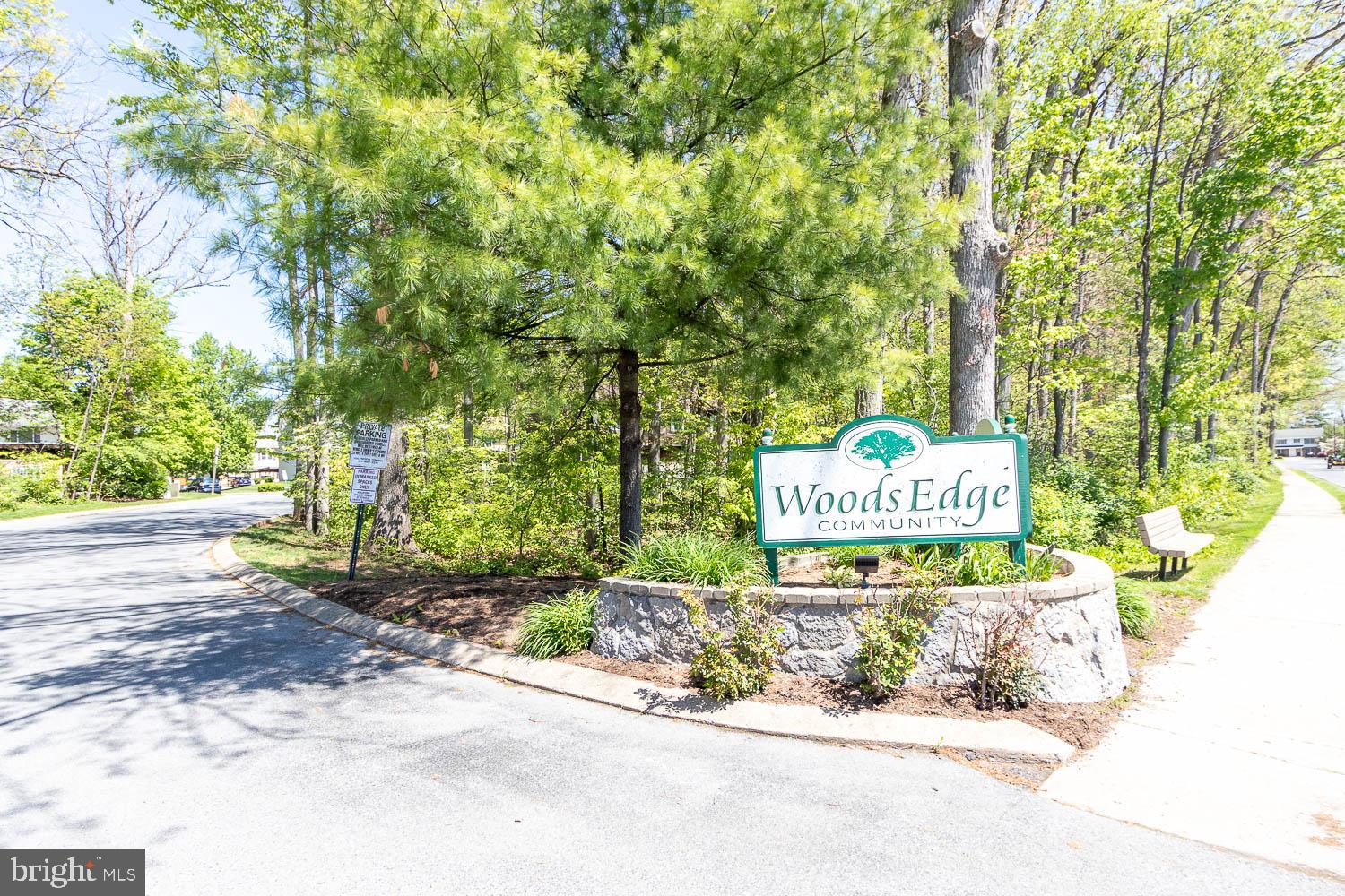 WOODS EDGE - Residential
