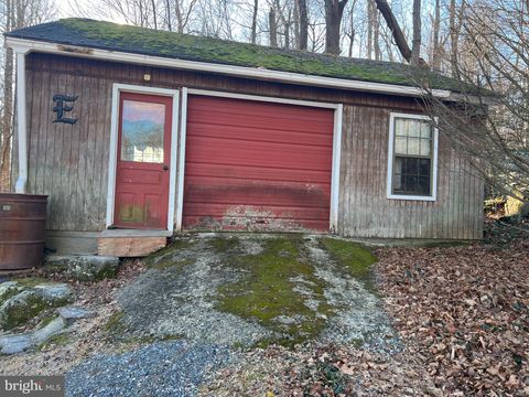 1395 SLEEPY HOLLOW ROAD PENNSBURG PA 18073