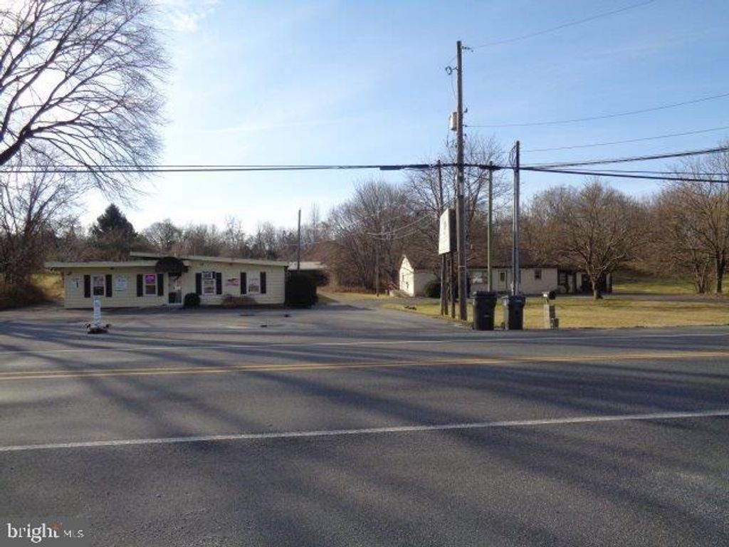 Photo of 1310 Holly Pike, CARLISLE, PA 17013 (MLS # PACB121756)