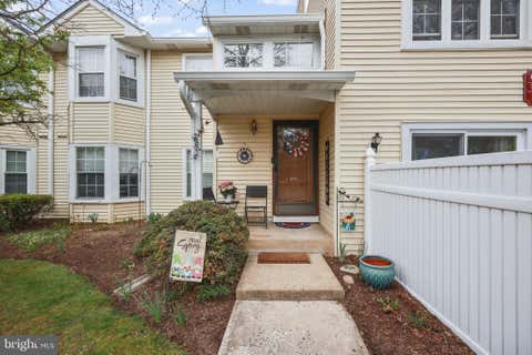 Townhouse For Sale - 10 Fryer Court<br/> HIGHTSTOWN, NJ 08520