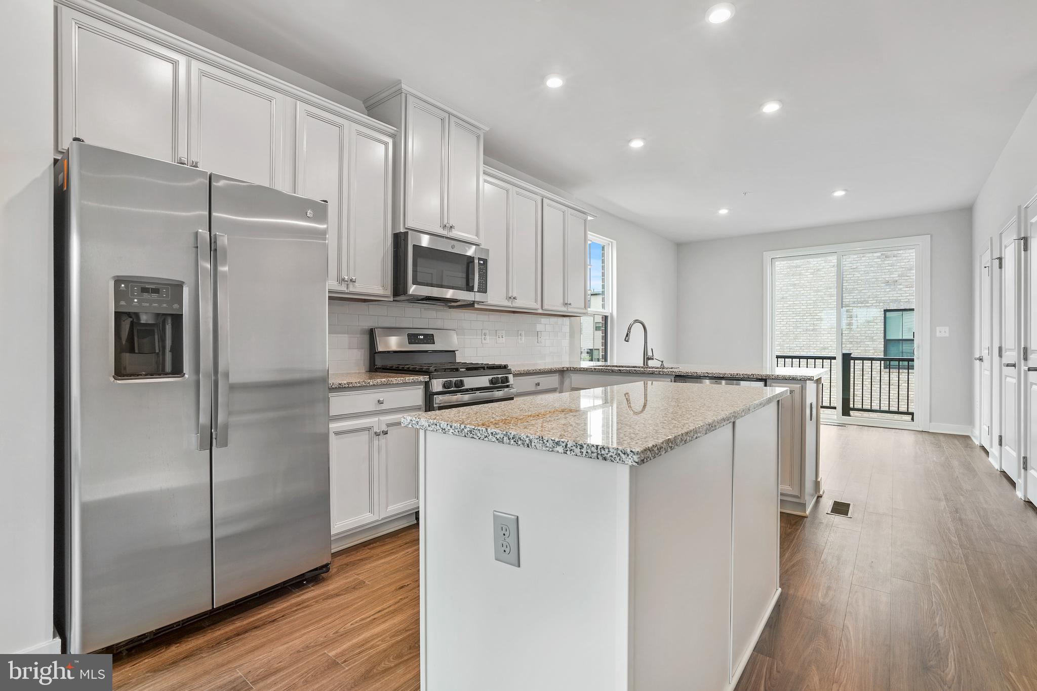 VILLAGE OF TOWNE SQUARE - Residential Lease