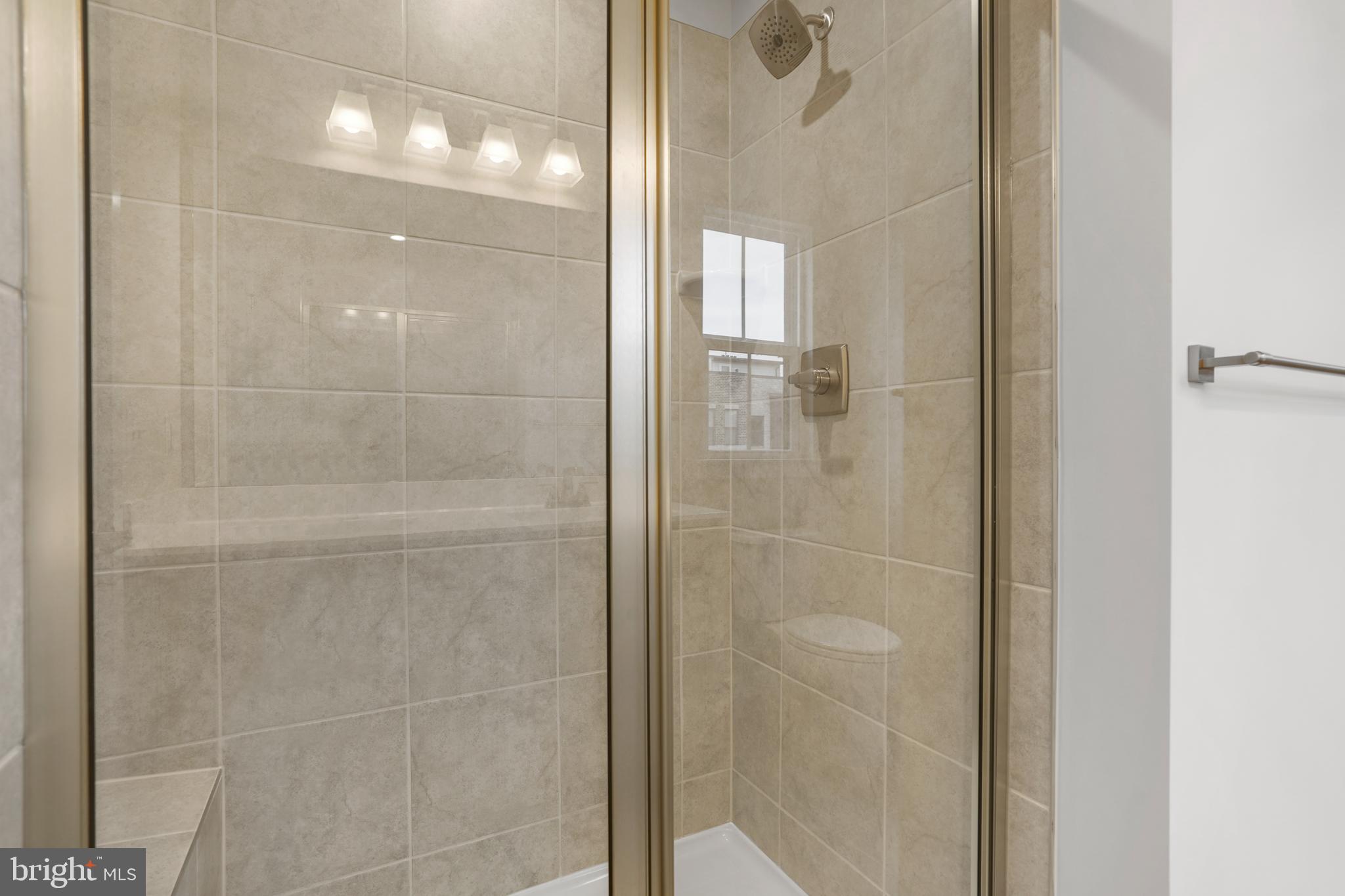 VILLAGE OF TOWNE SQUARE - Residential Lease