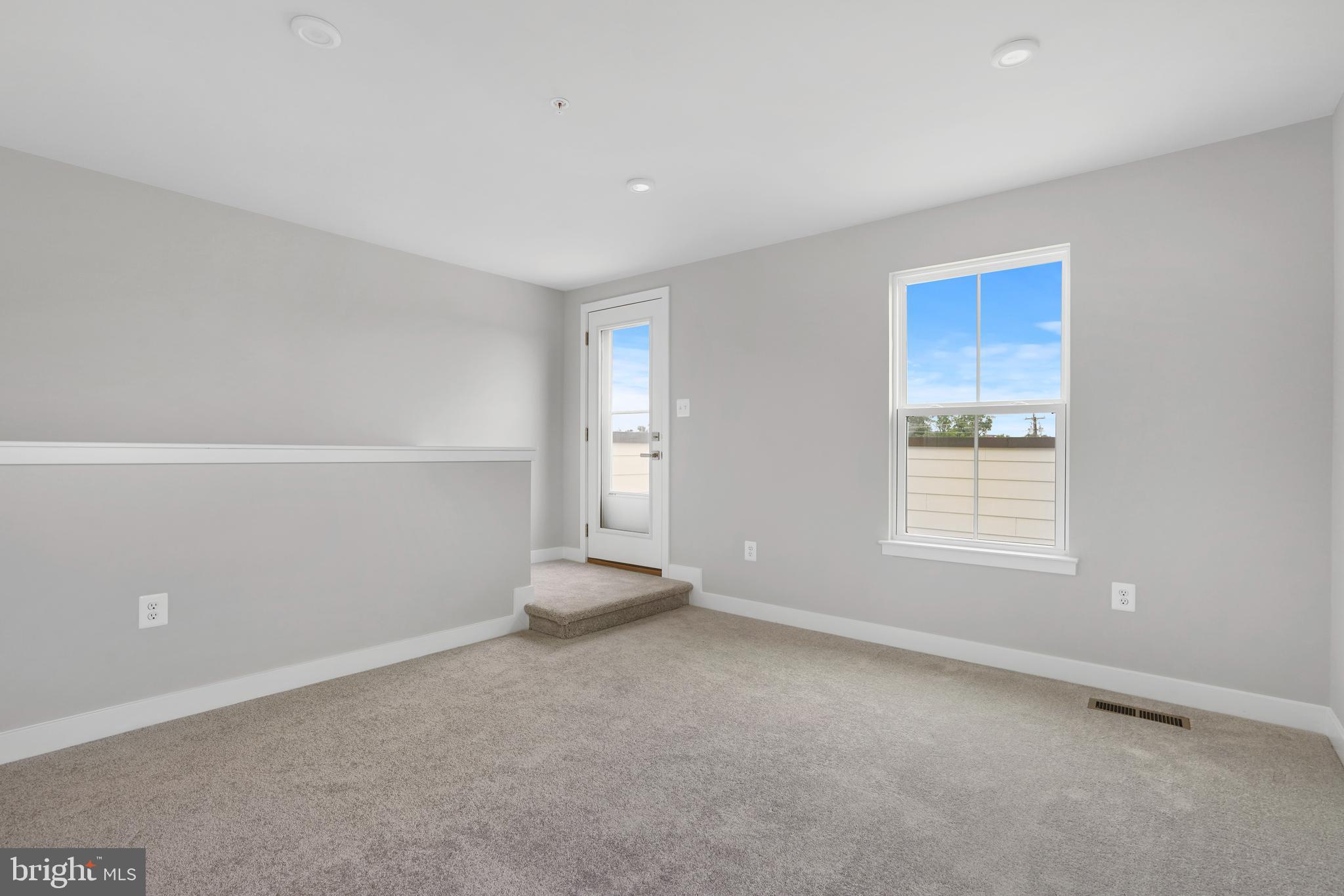 VILLAGE OF TOWNE SQUARE - Residential Lease