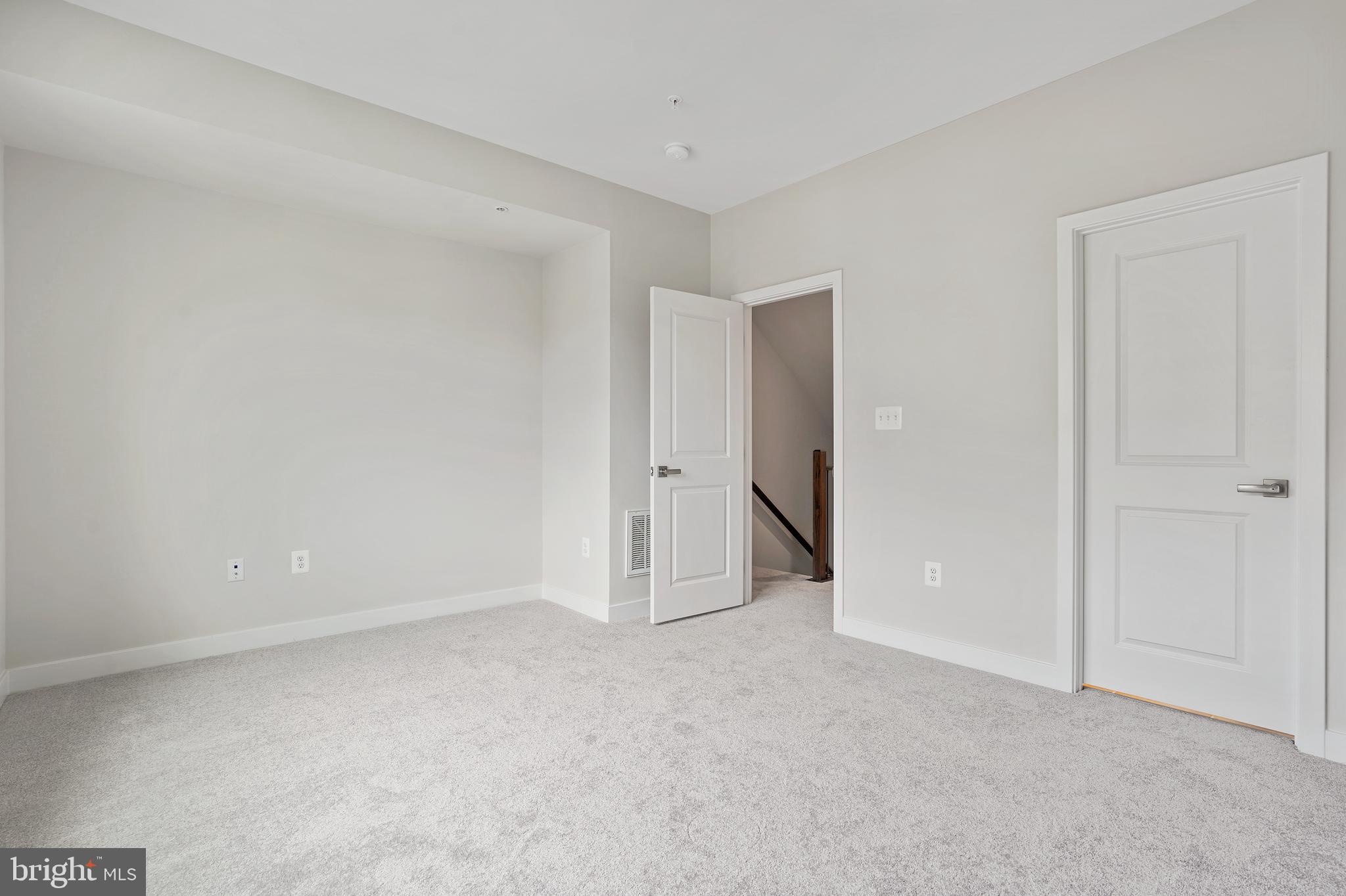 VILLAGE OF TOWNE SQUARE - Residential Lease