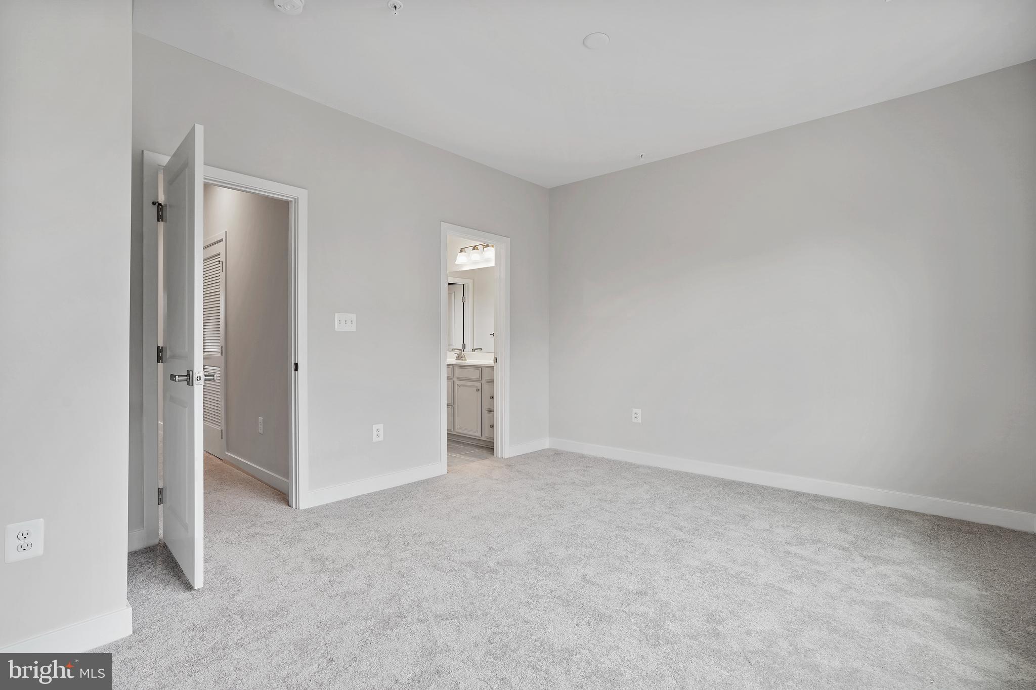 VILLAGE OF TOWNE SQUARE - Residential Lease