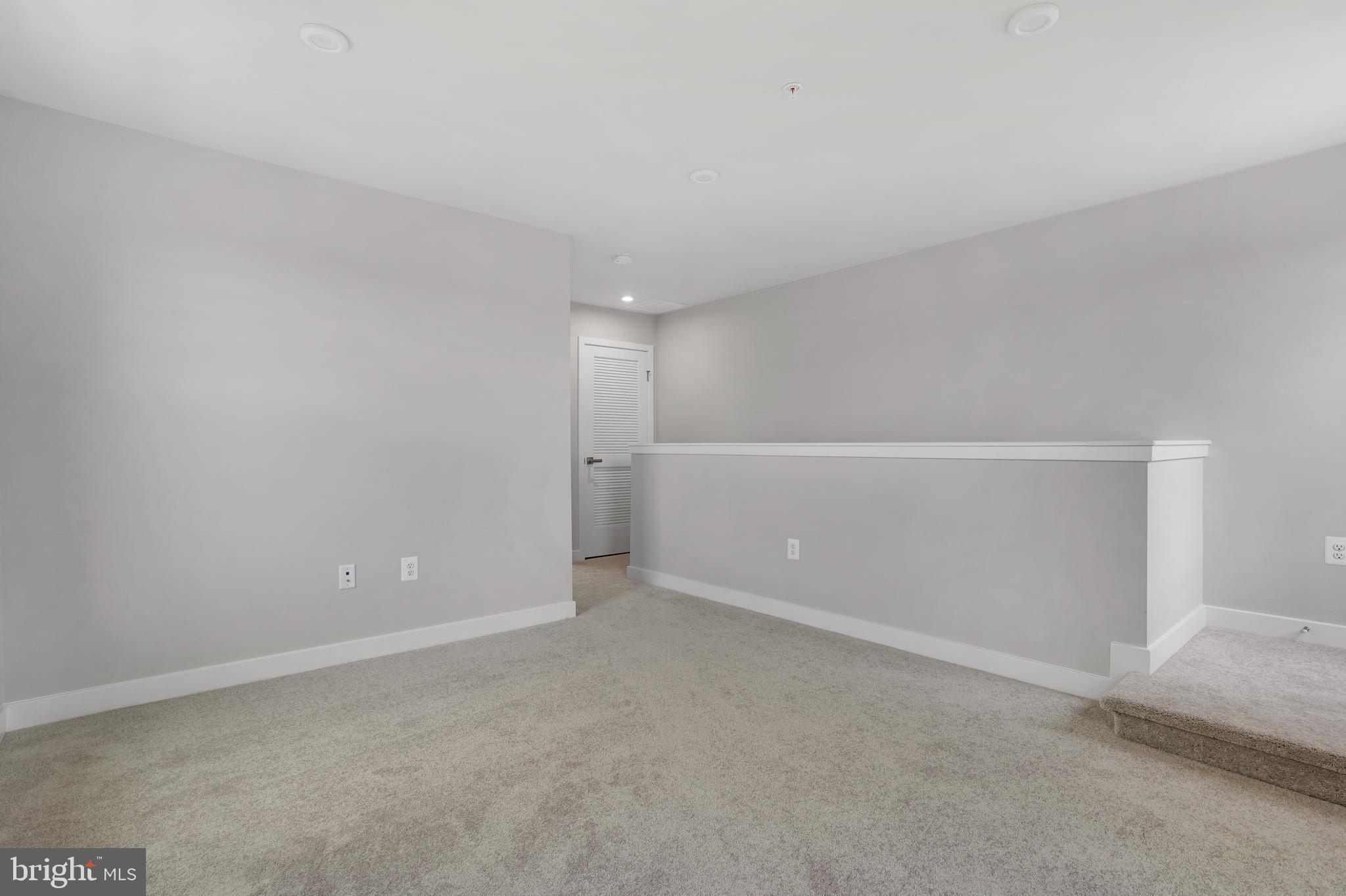 VILLAGE OF TOWNE SQUARE - Residential Lease