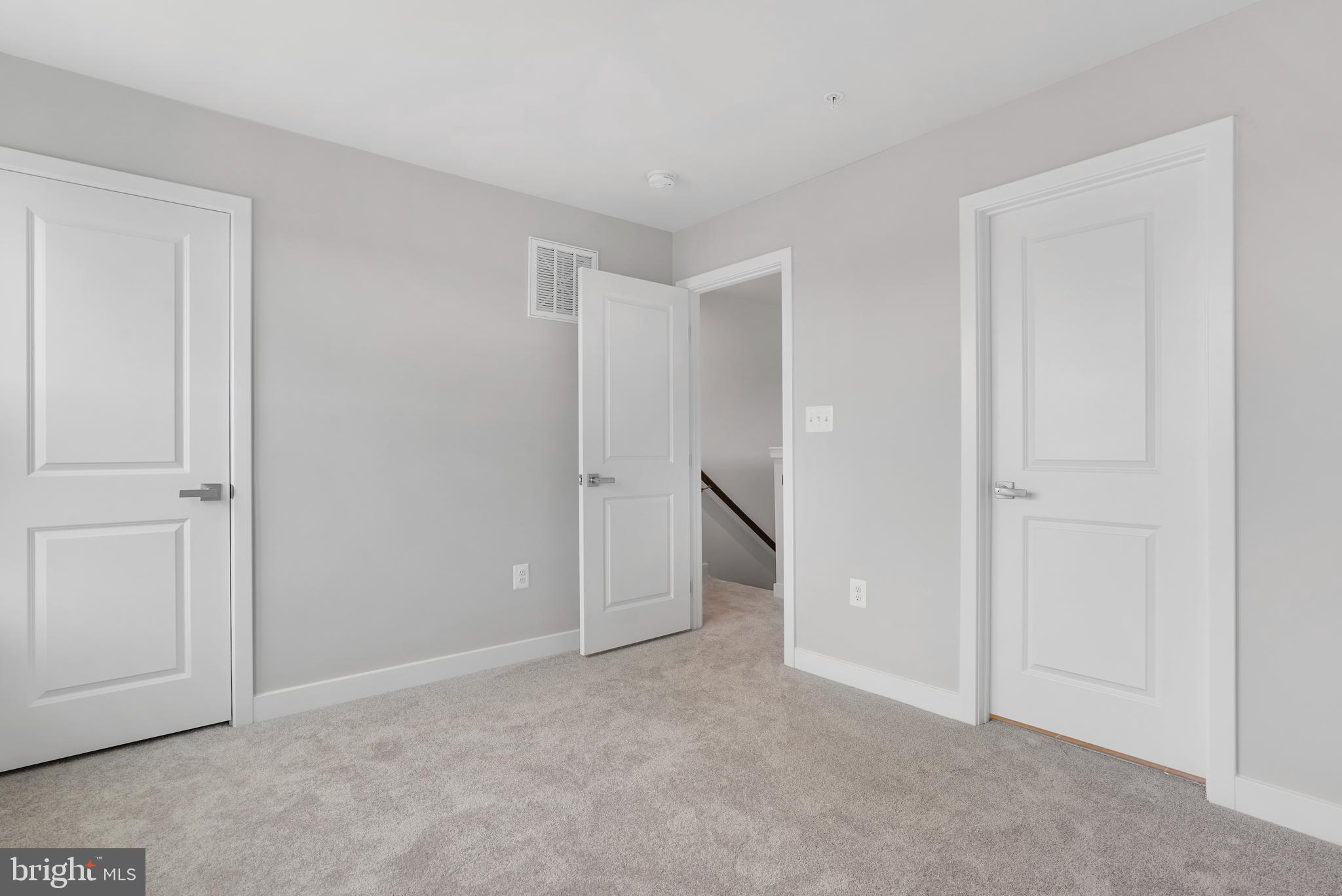 VILLAGE OF TOWNE SQUARE - Residential Lease