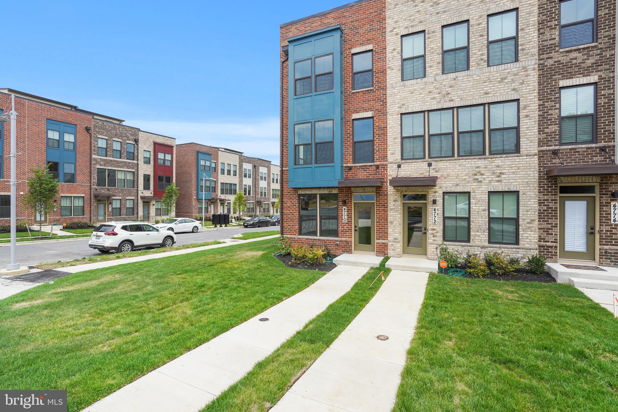 VILLAGE OF TOWNE SQUARE - Residential Lease