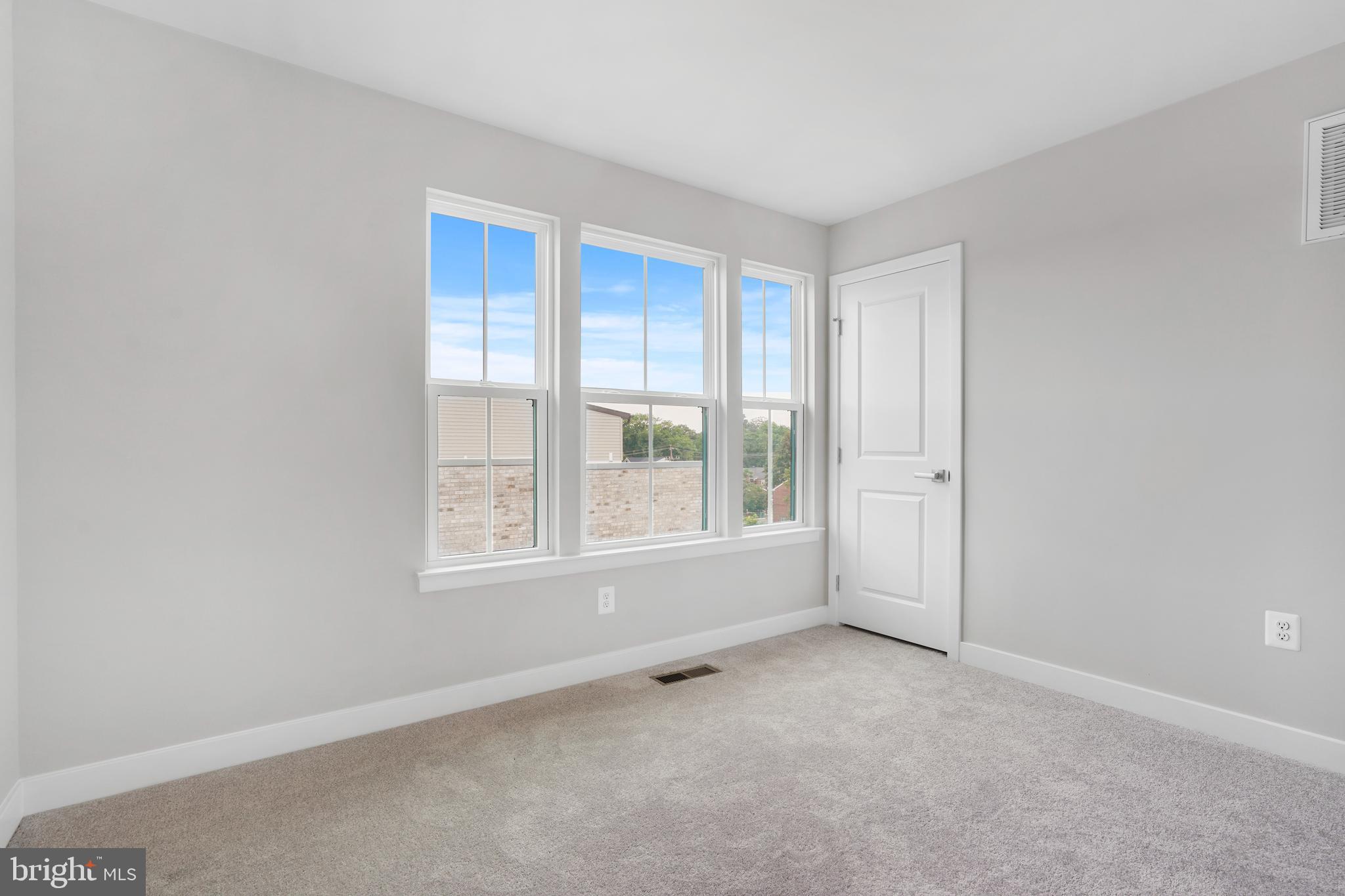 VILLAGE OF TOWNE SQUARE - Residential Lease