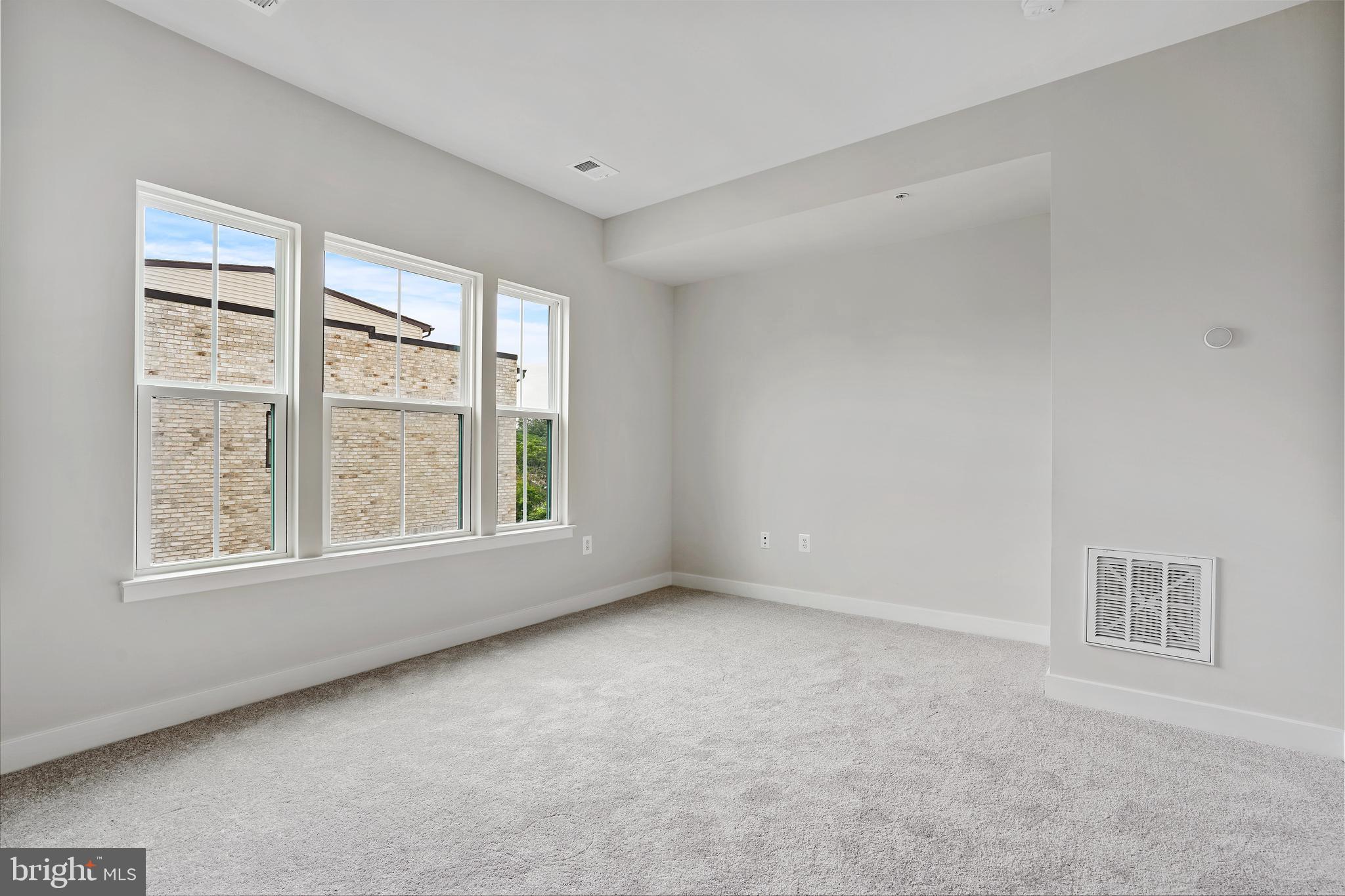 VILLAGE OF TOWNE SQUARE - Residential Lease