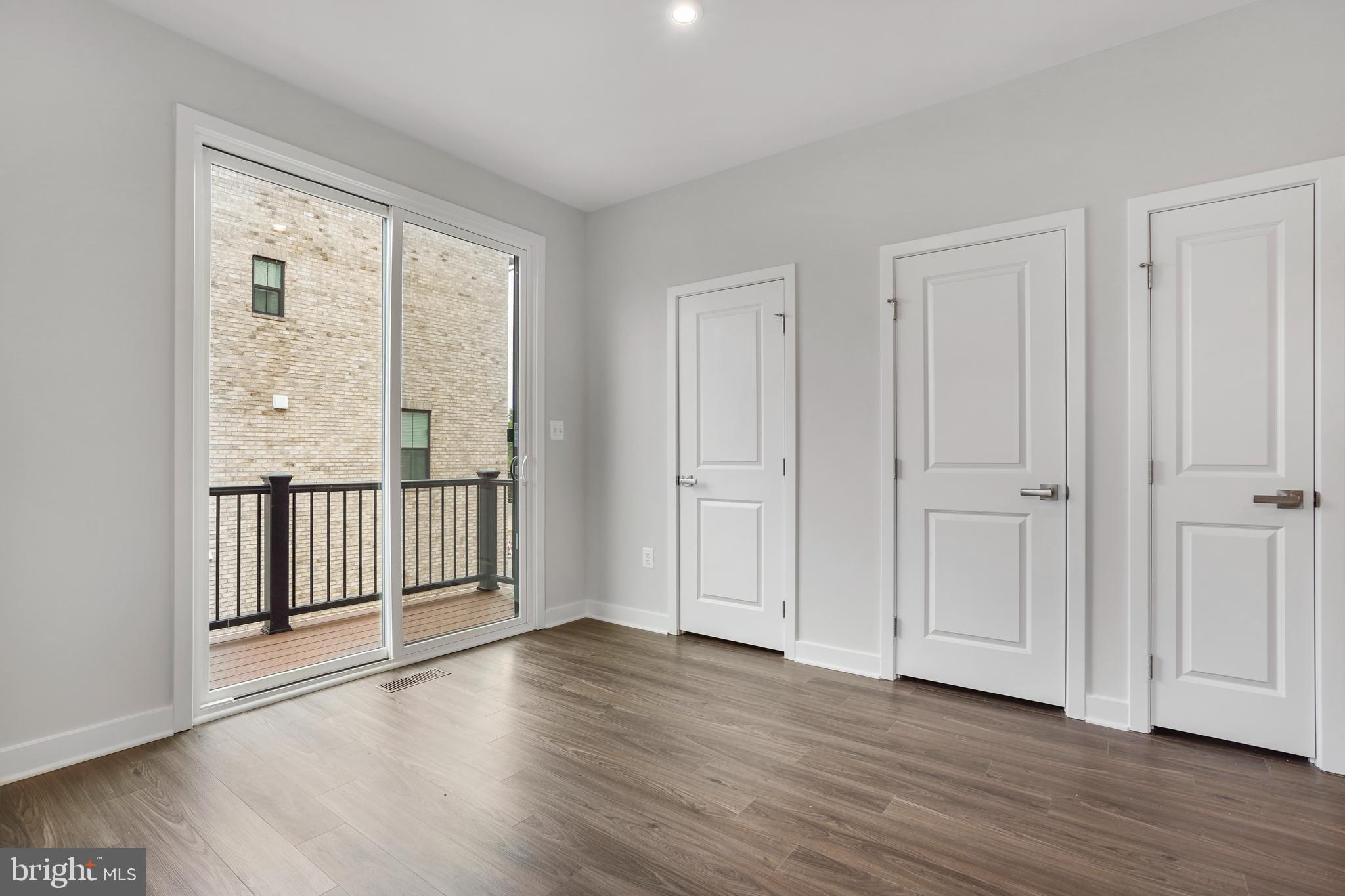 VILLAGE OF TOWNE SQUARE - Residential Lease