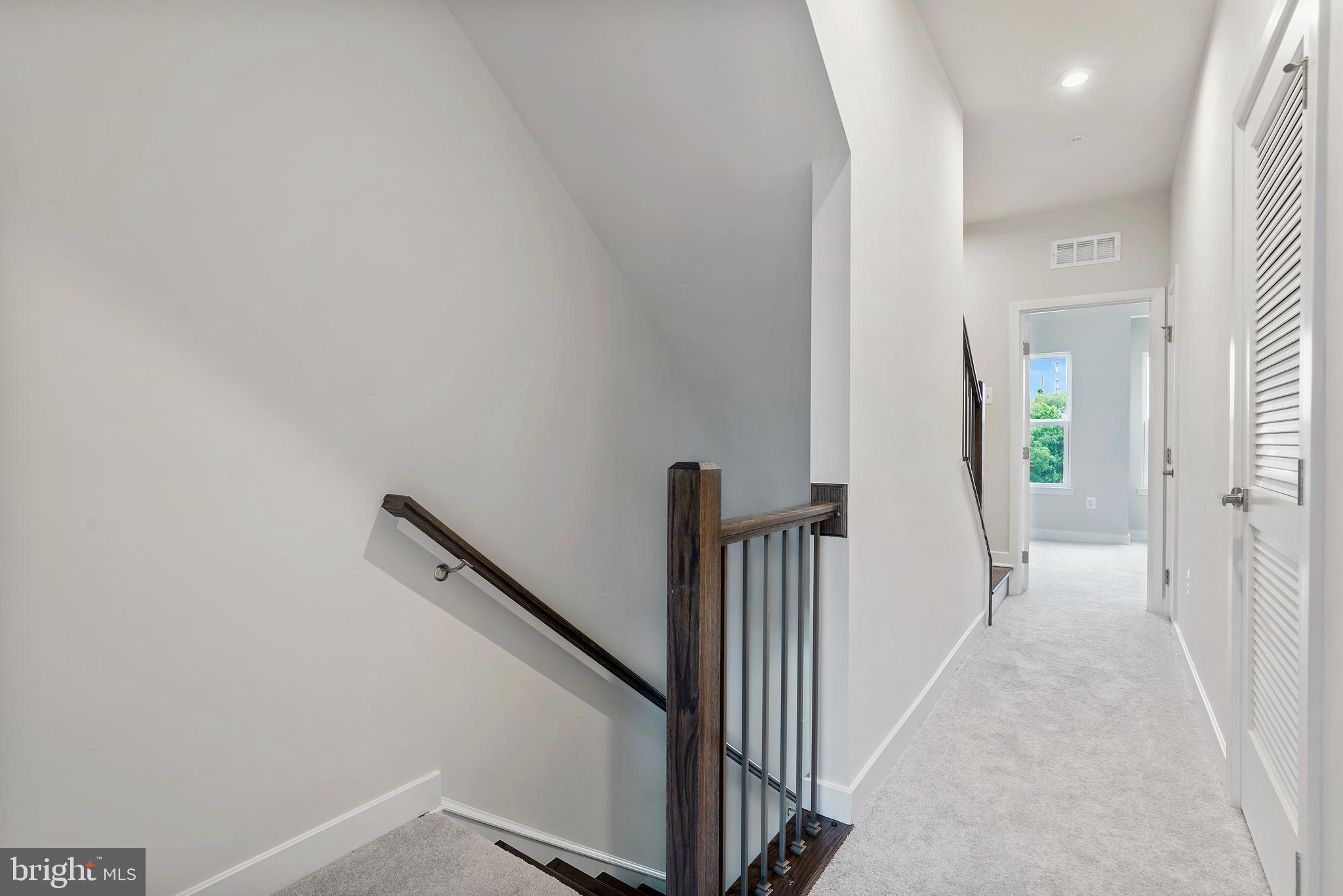 VILLAGE OF TOWNE SQUARE - Residential Lease