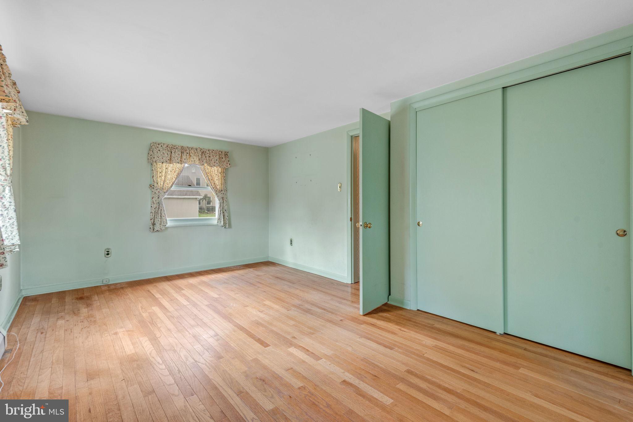 COLONIAL HEIGHTS - Residential