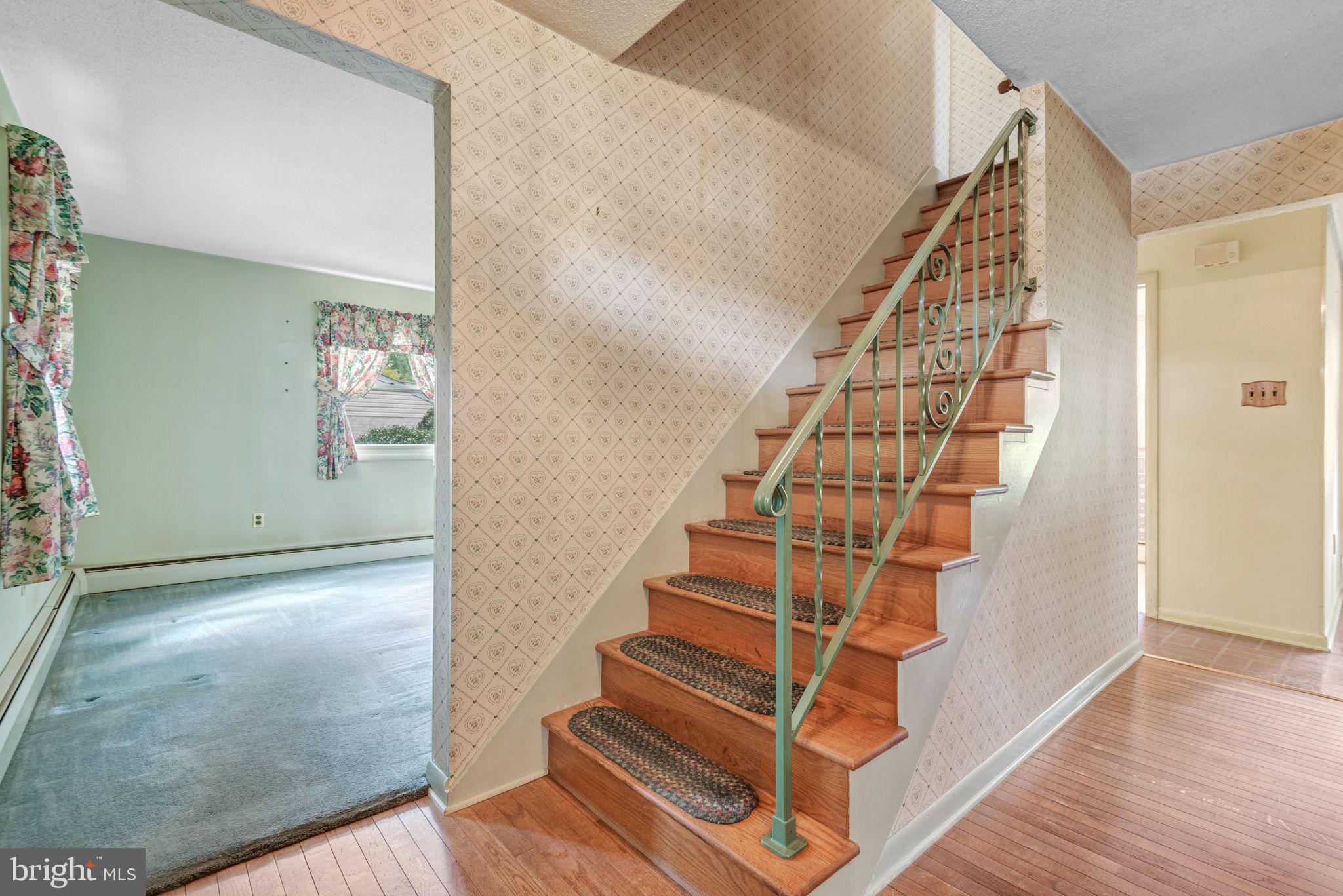 COLONIAL HEIGHTS - Residential