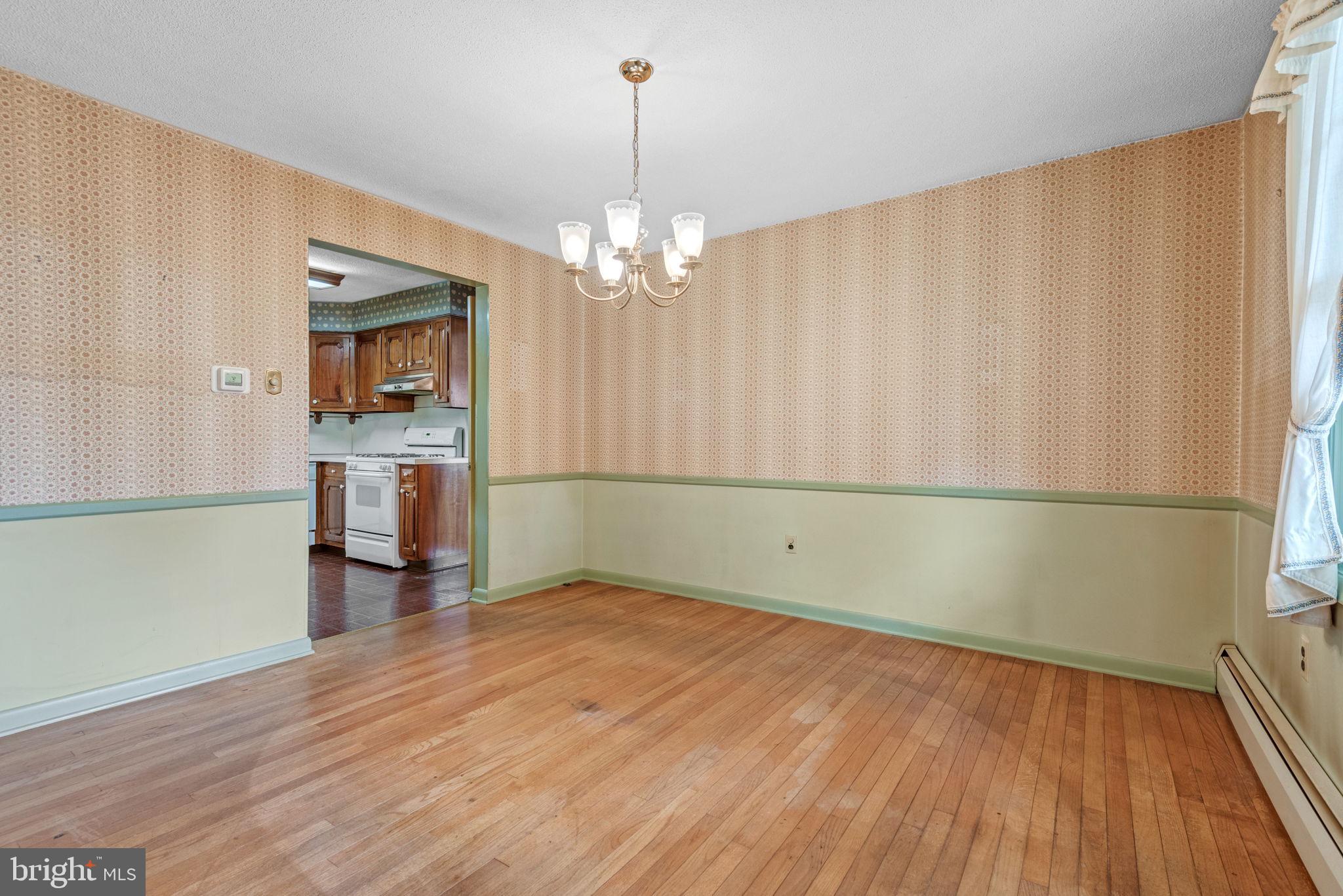 COLONIAL HEIGHTS - Residential