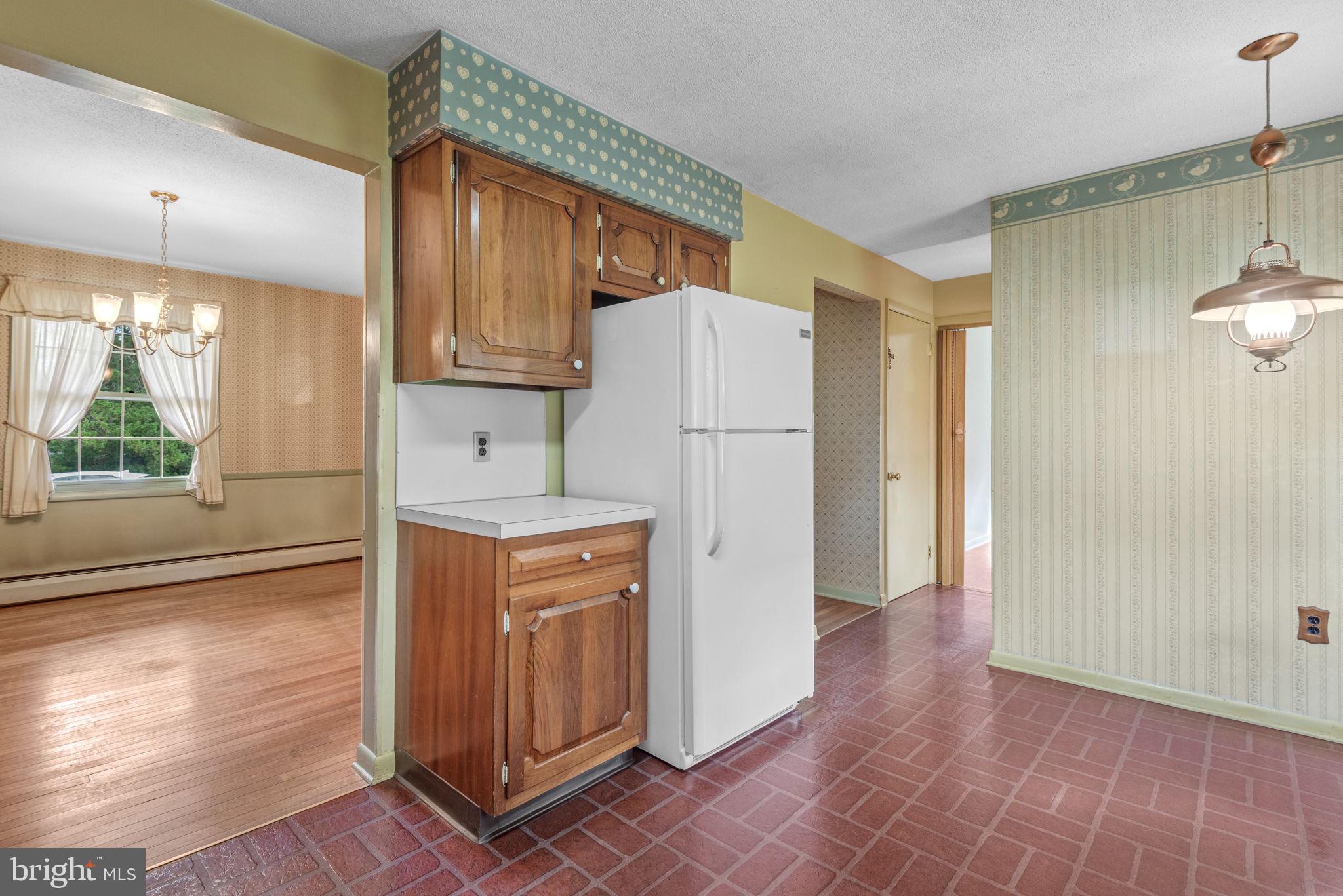 COLONIAL HEIGHTS - Residential