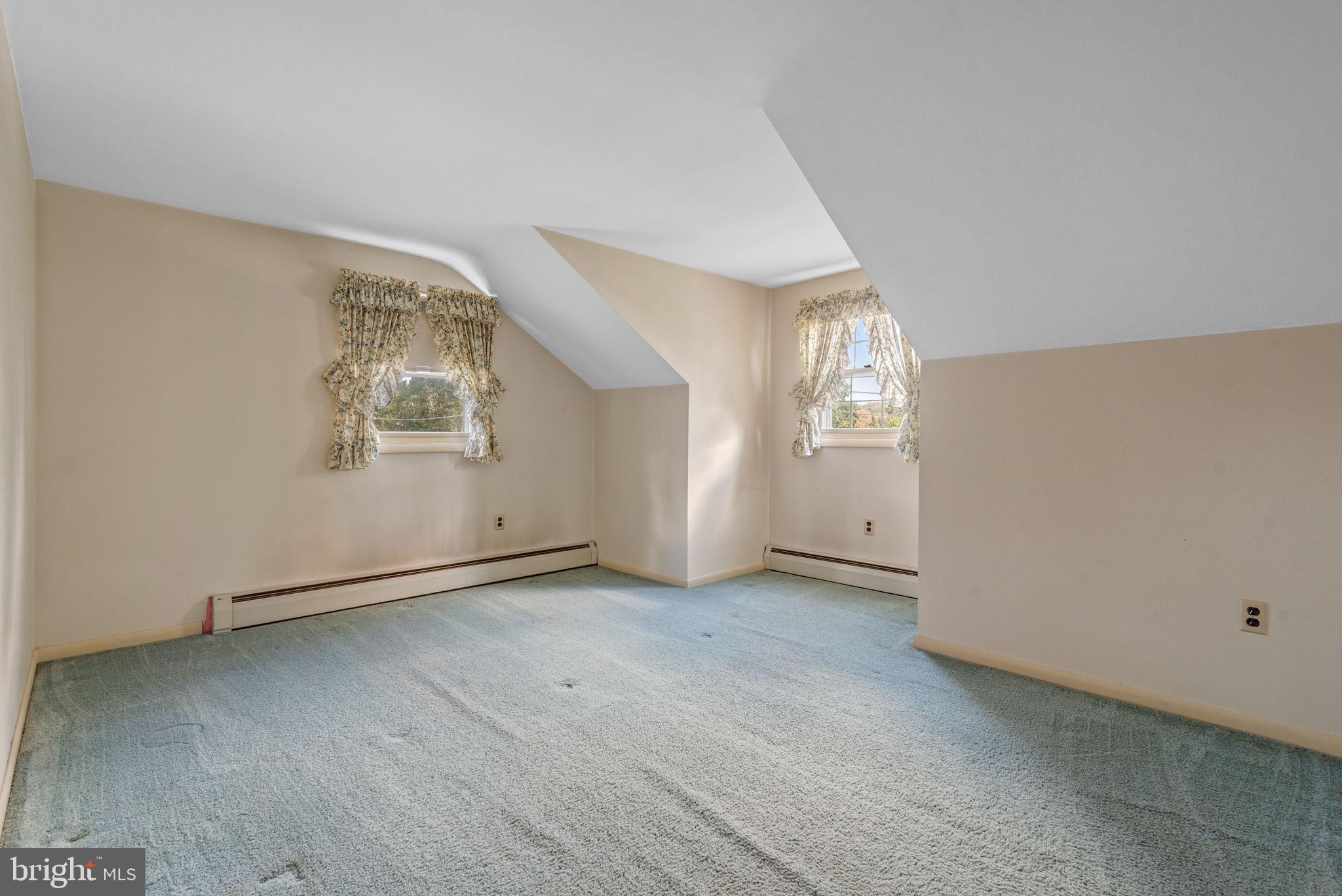 COLONIAL HEIGHTS - Residential