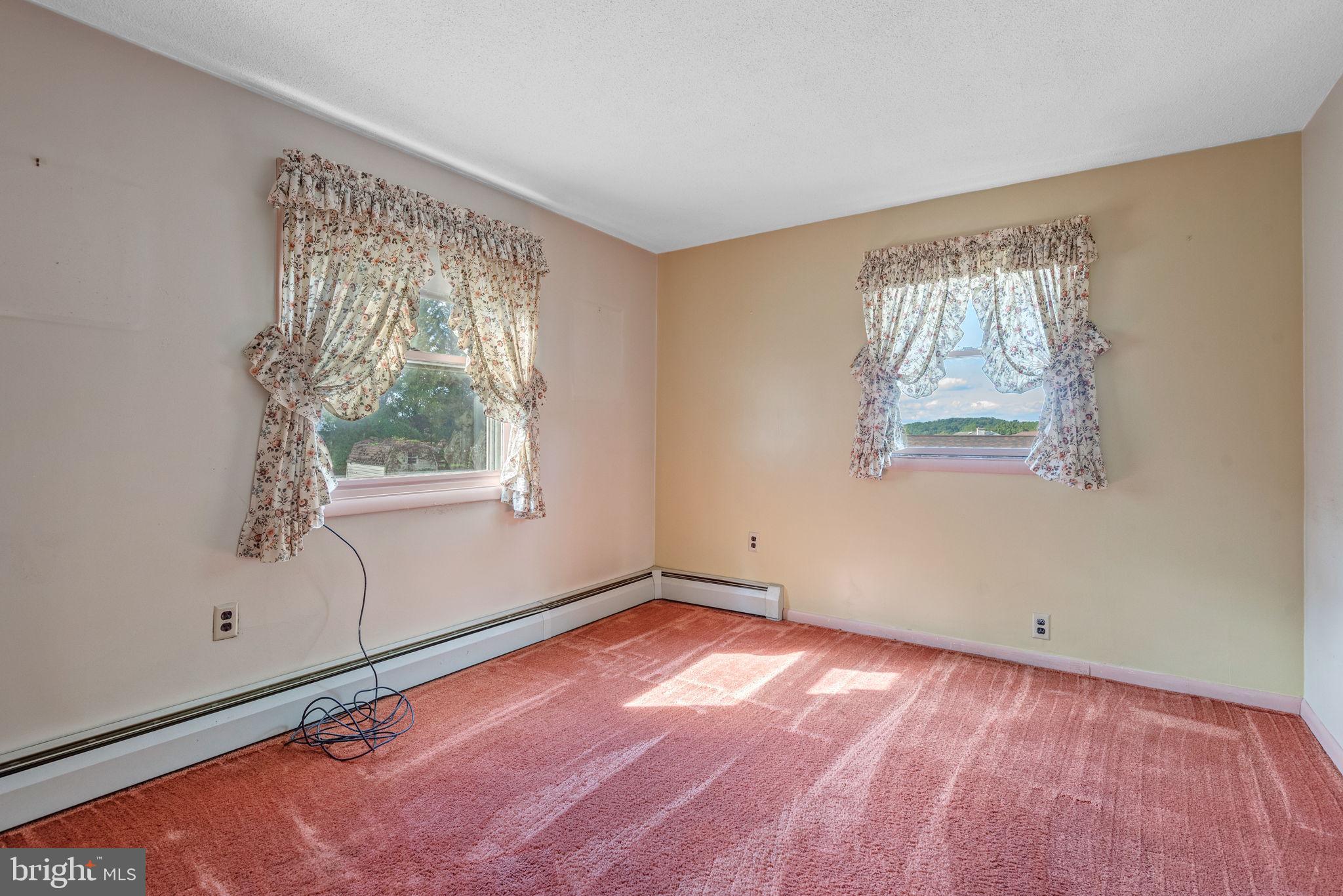 COLONIAL HEIGHTS - Residential