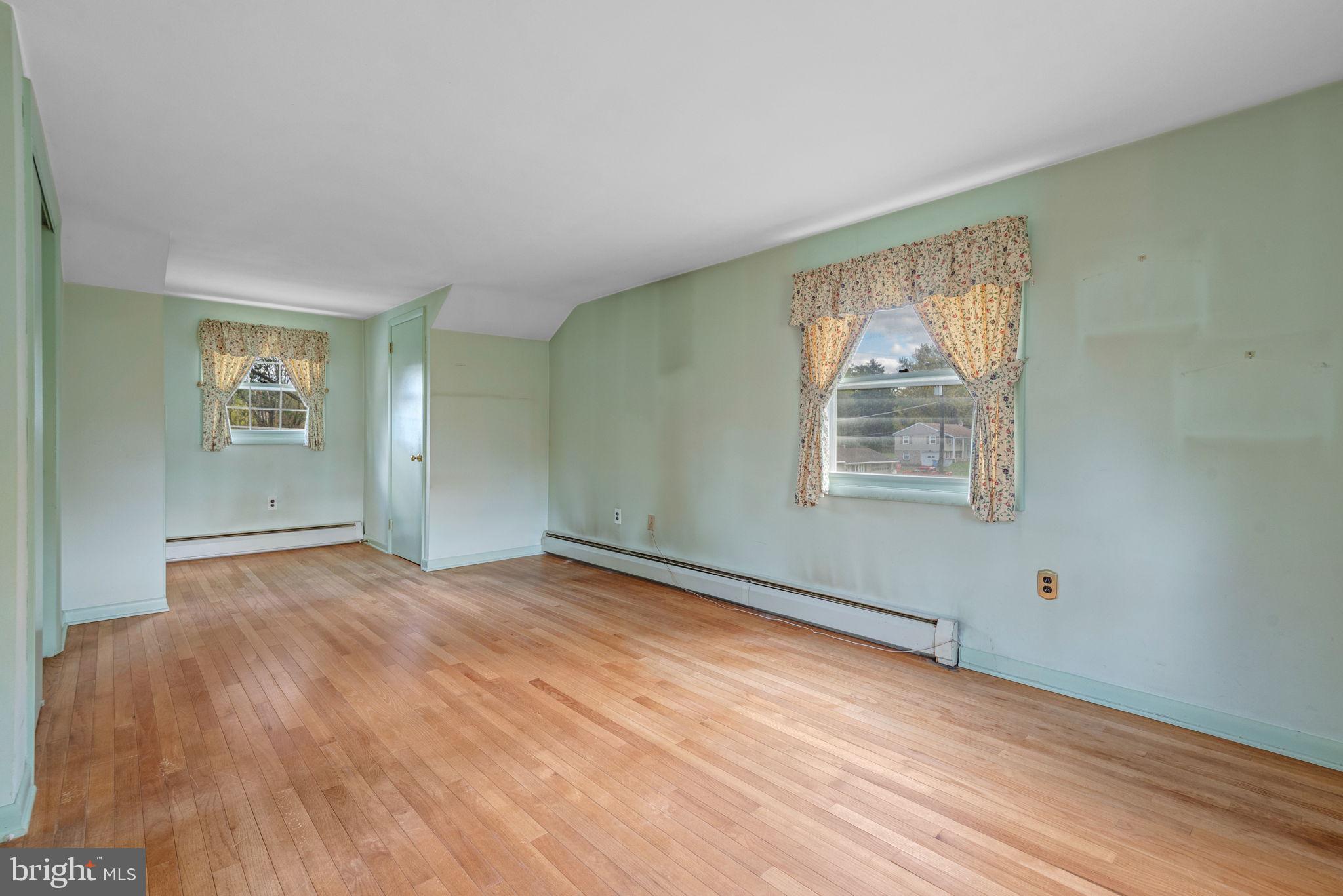 COLONIAL HEIGHTS - Residential