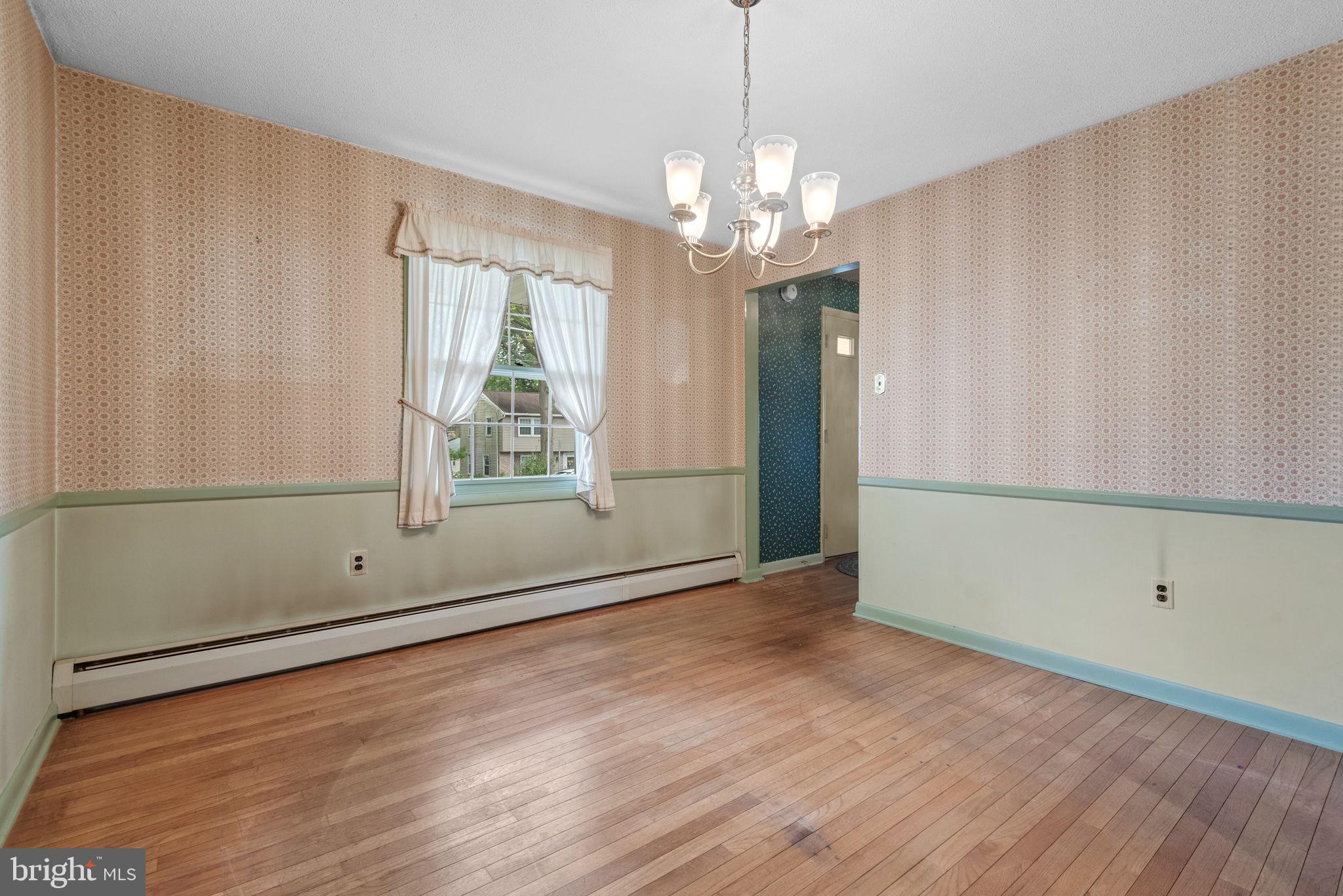 COLONIAL HEIGHTS - Residential