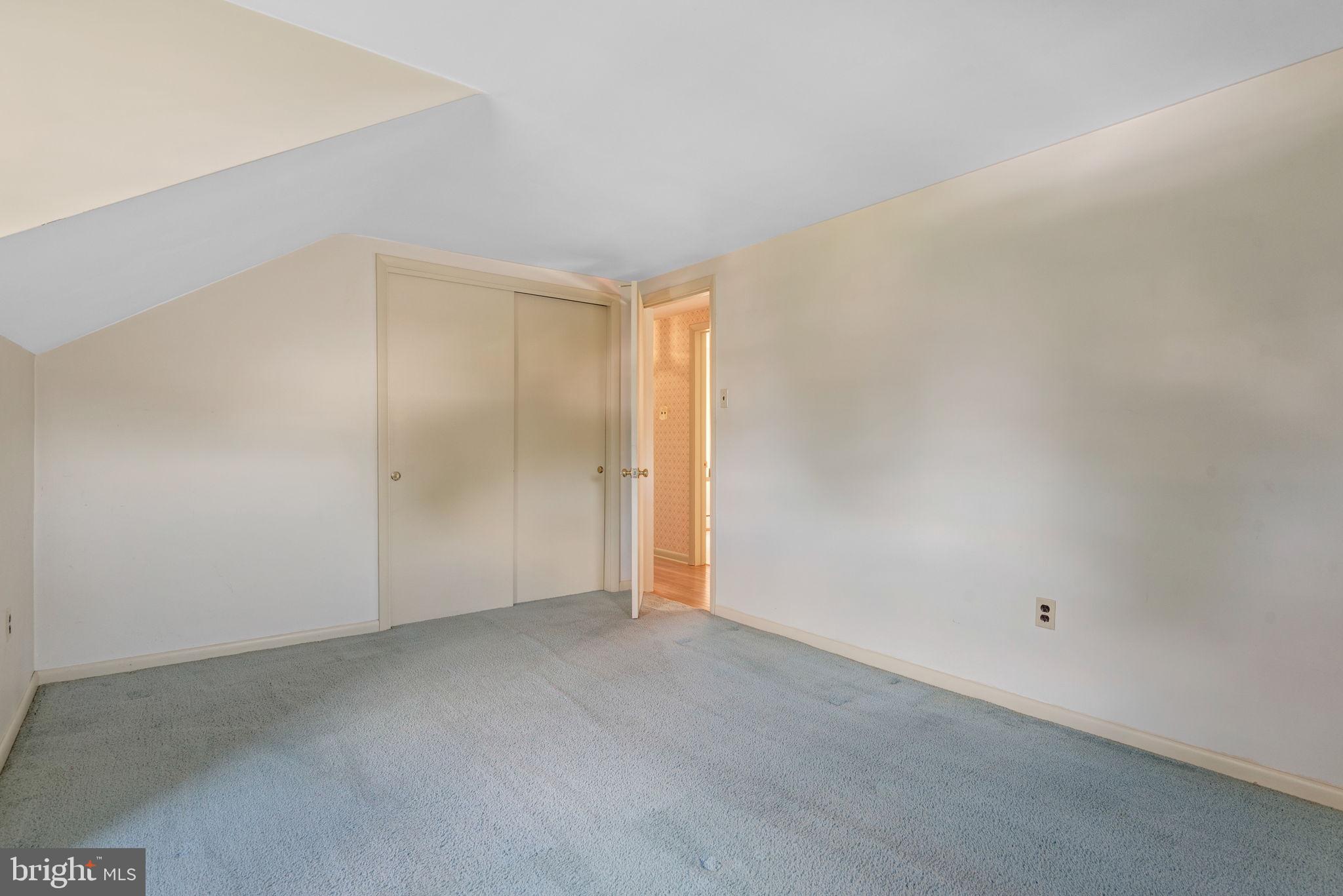 COLONIAL HEIGHTS - Residential