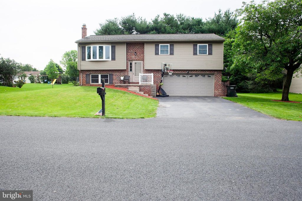 Photo of 253 Meadowlark Drive, Ephrata, PA 17522 (MLS # PALA2051904)