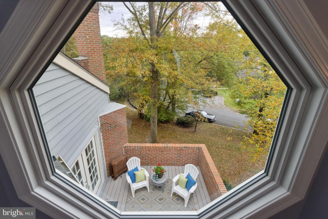 HOBBITS GLEN - Residential