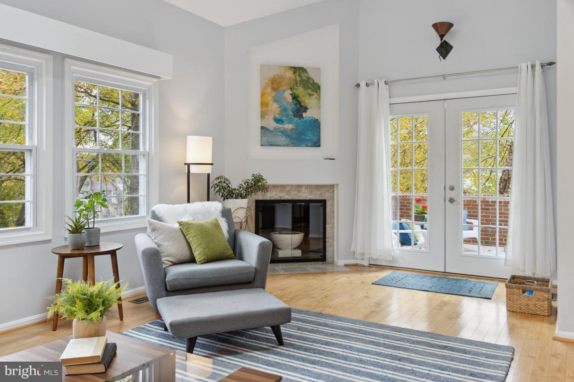 HOBBITS GLEN - Residential