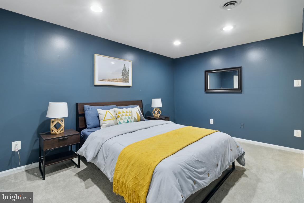 HOBBITS GLEN - Residential