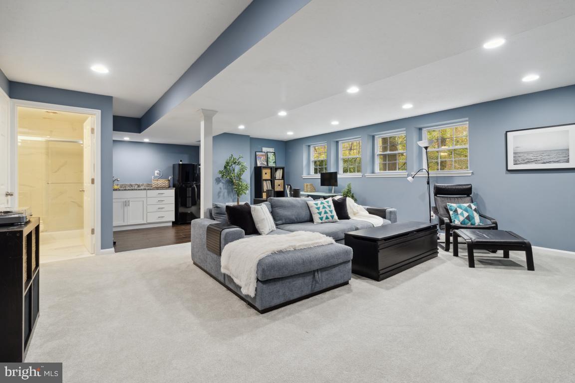 HOBBITS GLEN - Residential