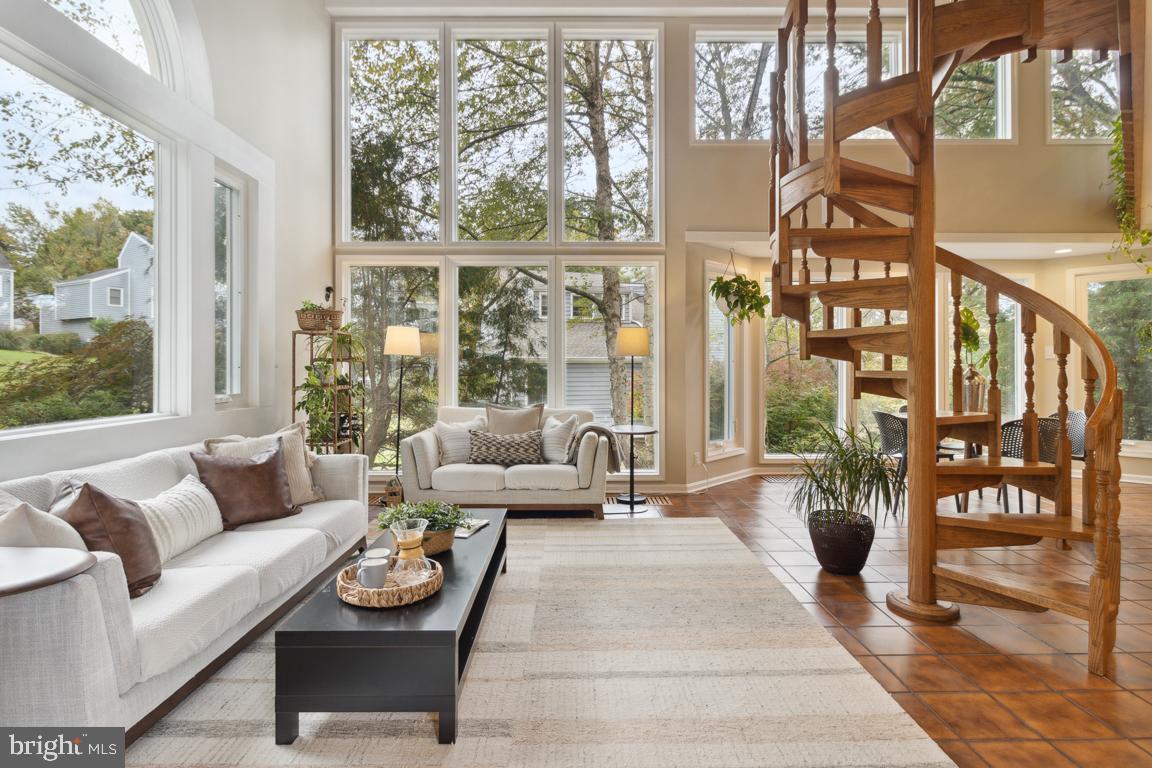 HOBBITS GLEN - Residential