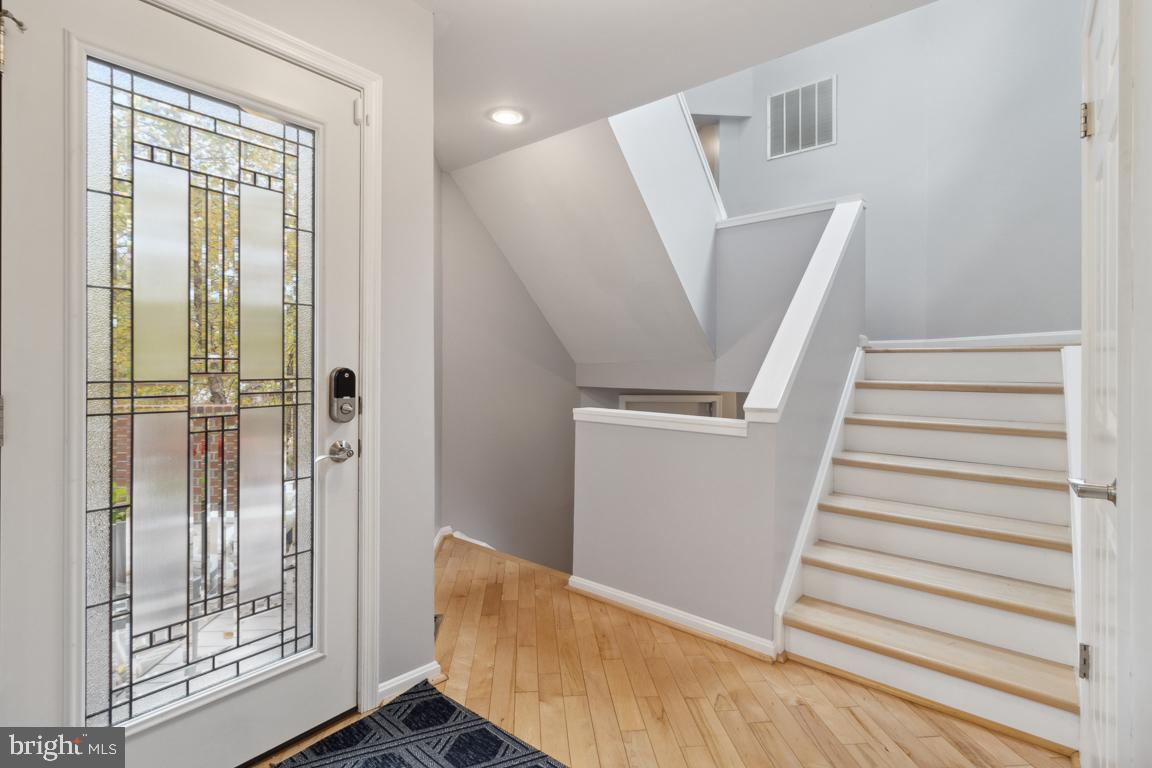 HOBBITS GLEN - Residential