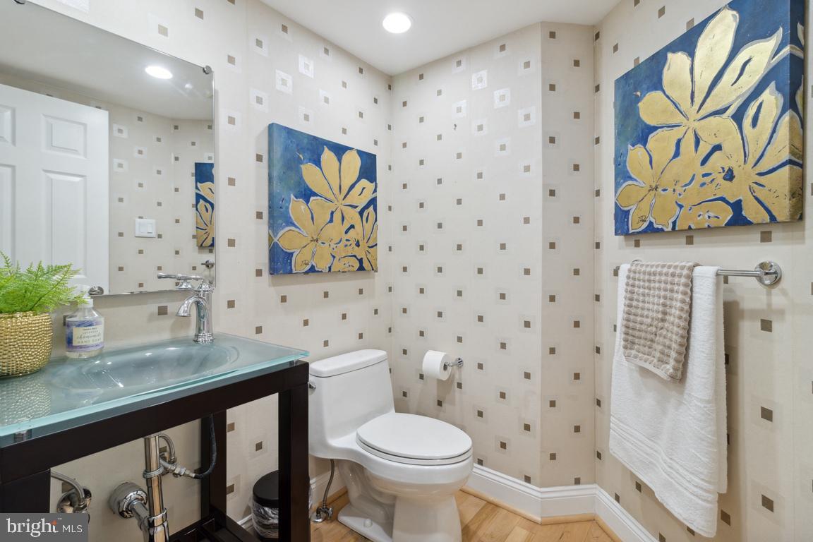 HOBBITS GLEN - Residential