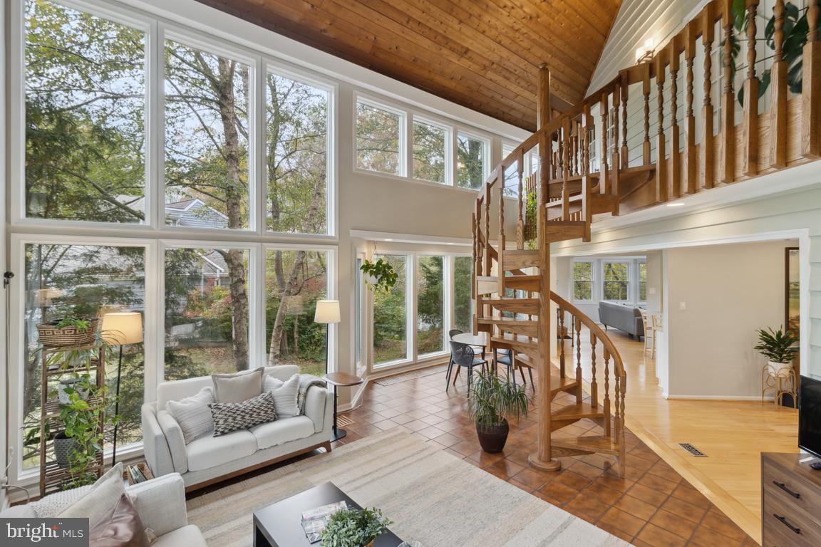 HOBBITS GLEN - Residential