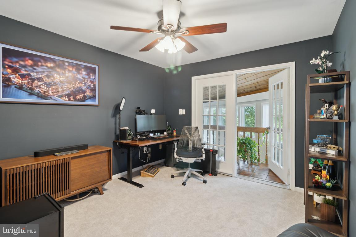 HOBBITS GLEN - Residential